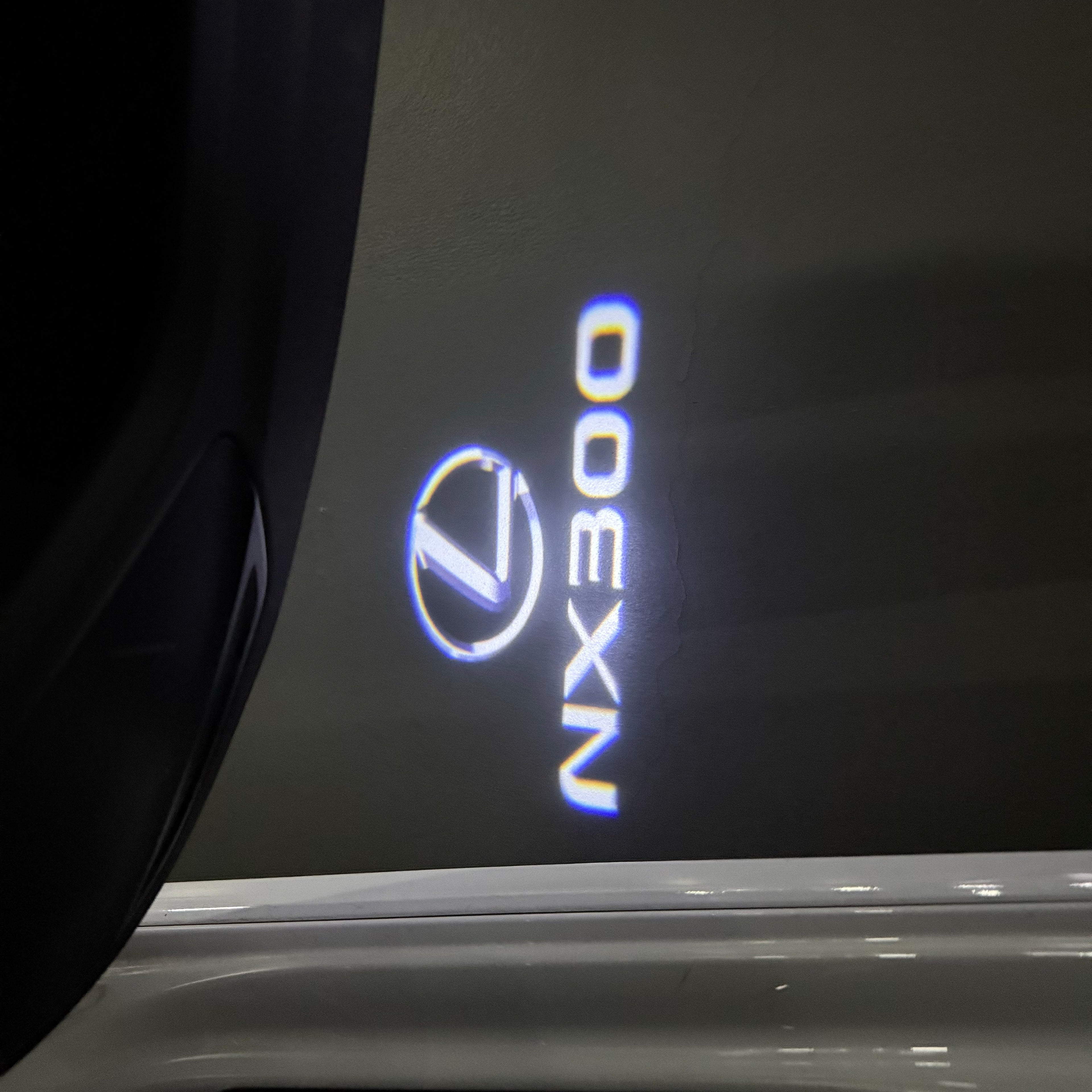 LEXUS LOGO PROJECTOR LIGHTS Nr.01 (الكمية 1 = 1 مجموعة / 2 أضواء باب)
