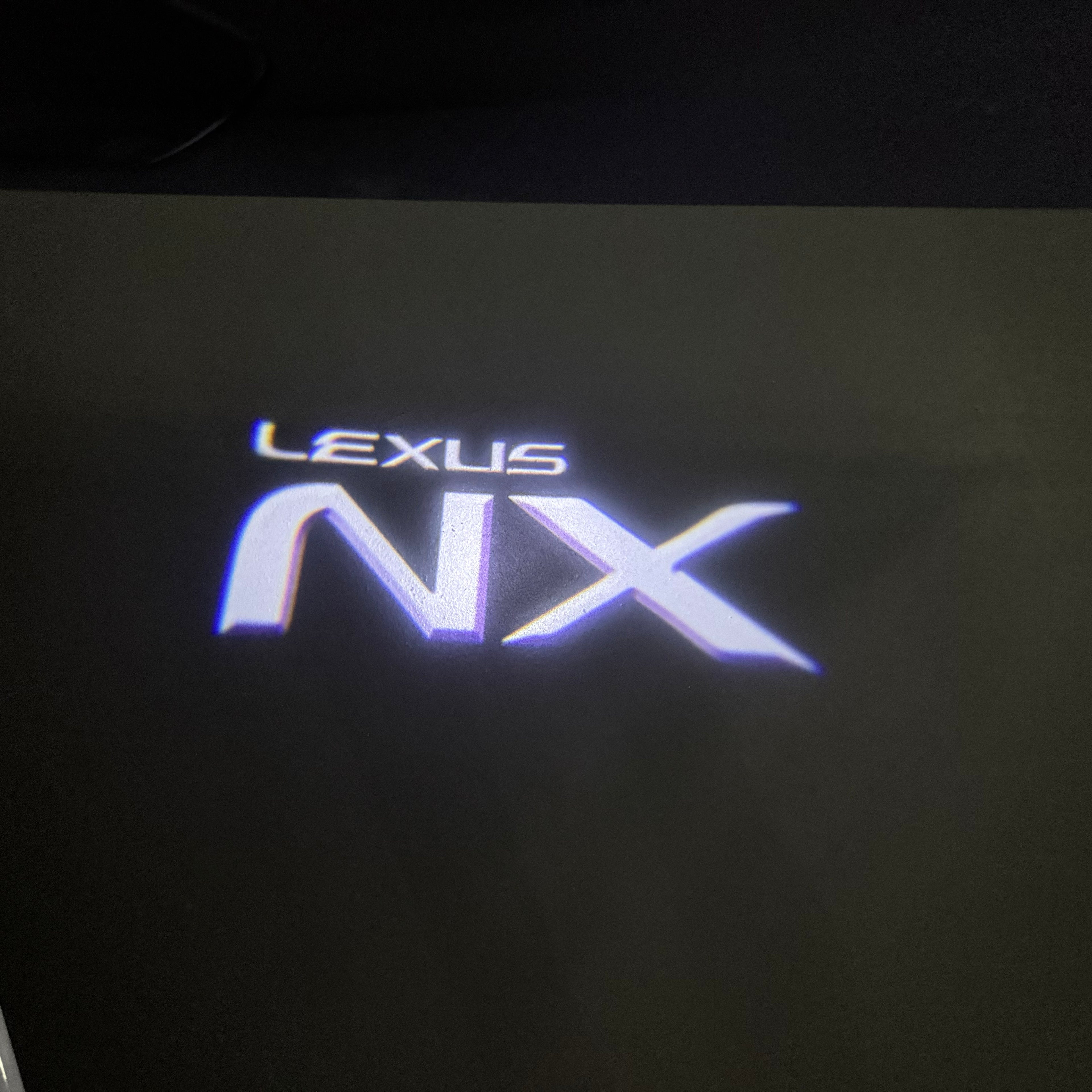 LEXUS LOGO PROJECTOR LIGHTS Nr.01 (الكمية 1 = 1 مجموعة / 2 أضواء باب)