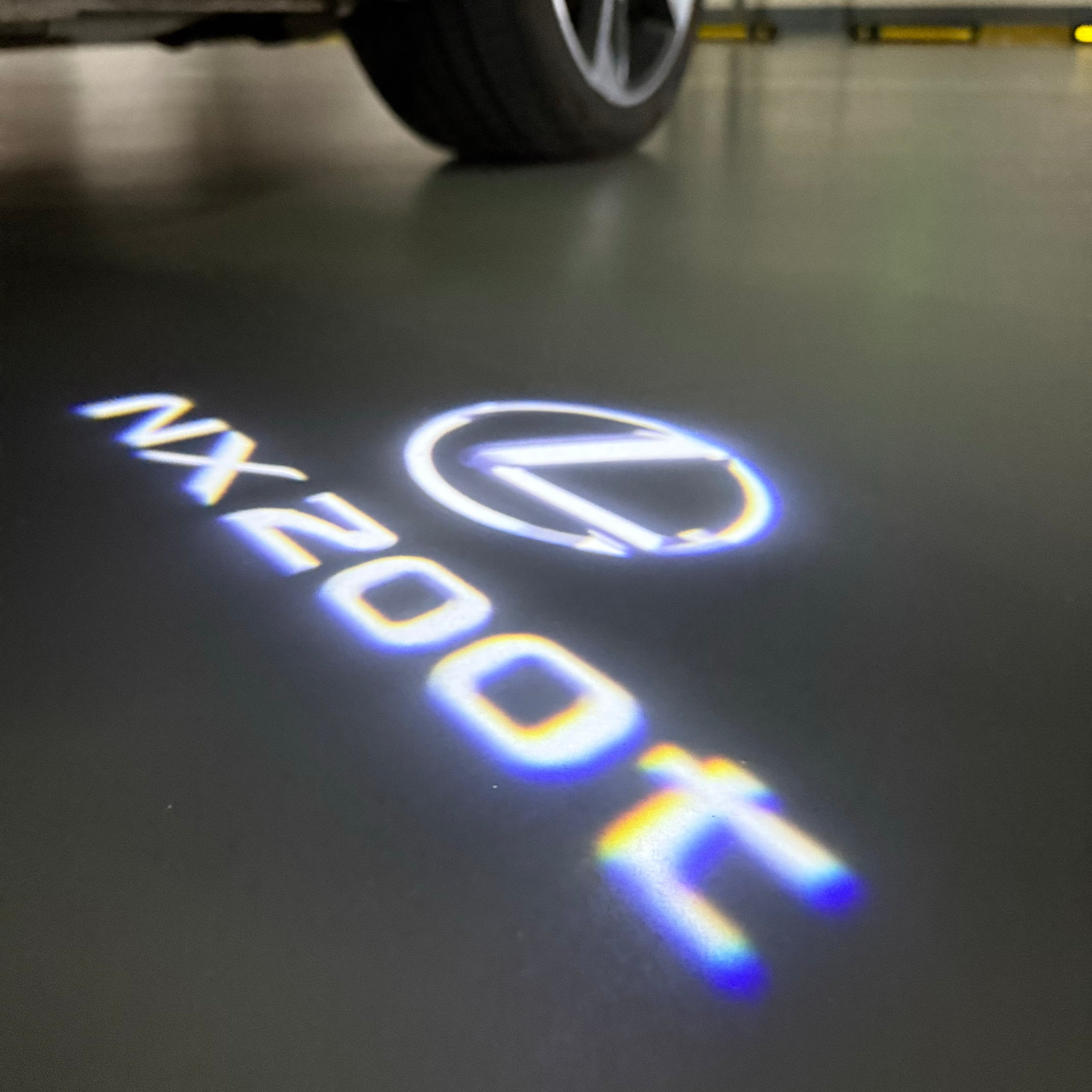 LEXUS LOGO PROJECTOR LIGHTS Nr.01 (الكمية 1 = 1 مجموعة / 2 أضواء باب)