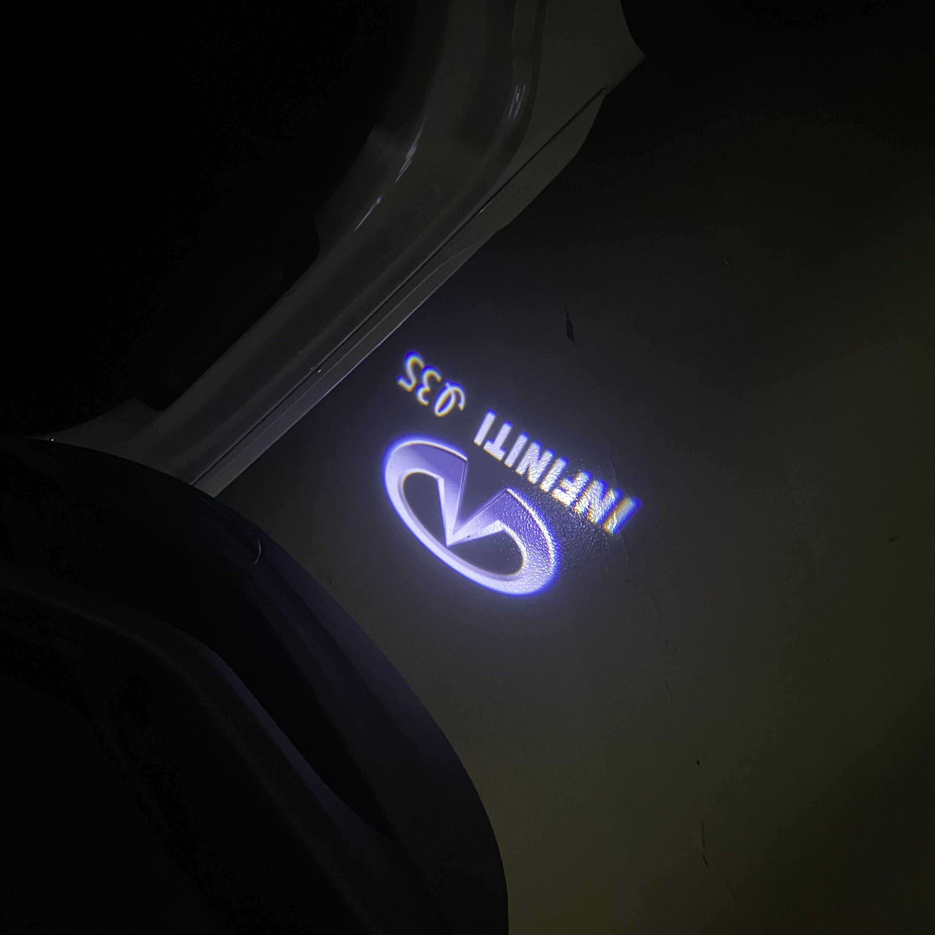 INFINTI Q35 LOGO PROJECROTR أضواء Nr.83 (الكمية 1 = 1 مجموعات / 2 أضواء الباب)