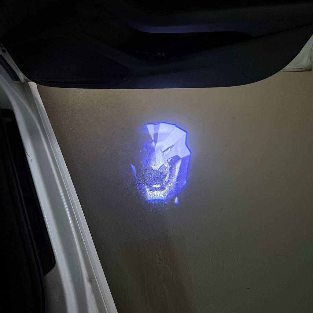 BMW M3 LOGO PROJECTOR LIGHTS Nr.24 (الكمية 1 = 1 مجموعة / 2 أضواء باب)