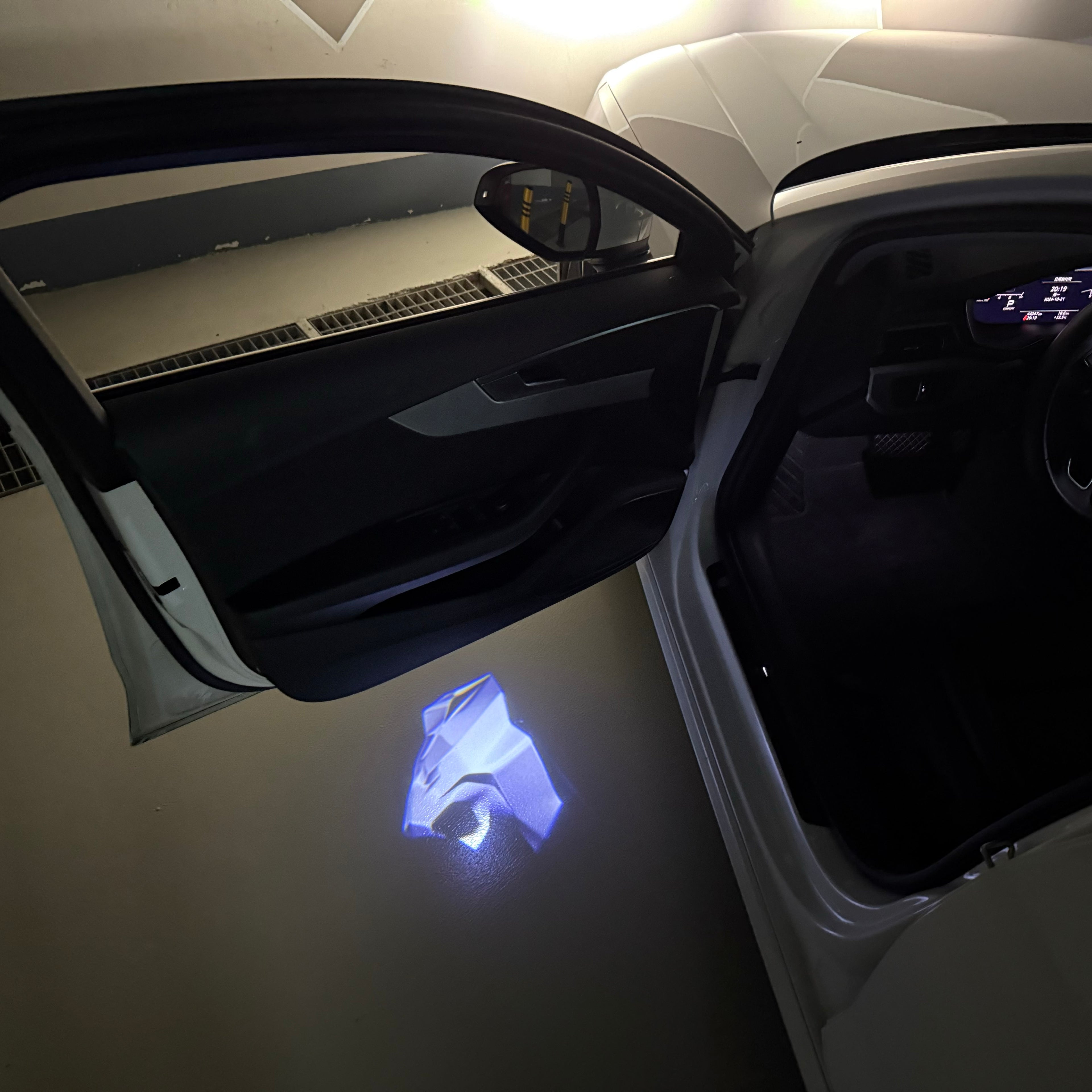 BMW M3 LOGO PROJECTOR LIGHTS Nr.24 (الكمية 1 = 1 مجموعة / 2 أضواء باب)