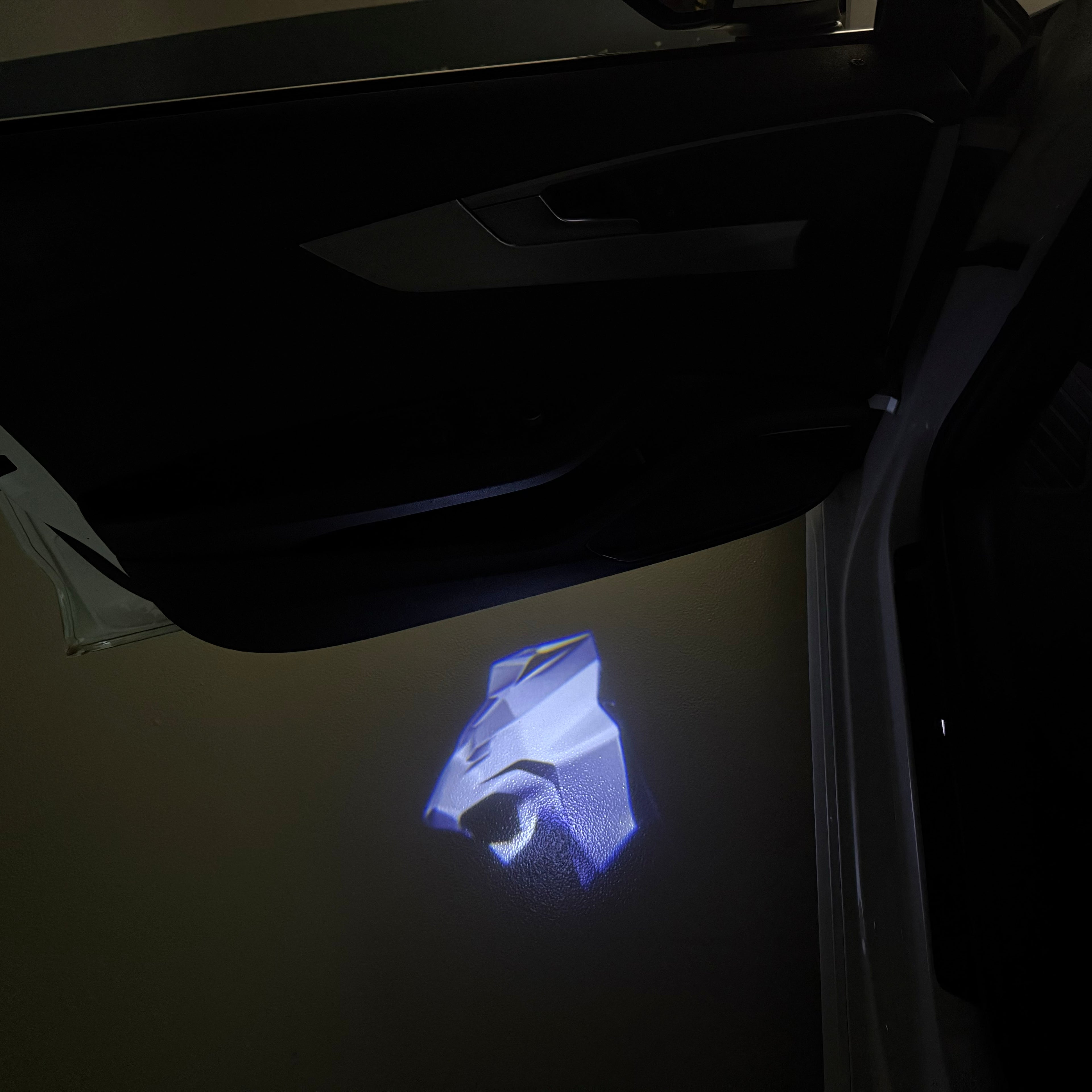 BMW M3 LOGO PROJECTOR LIGHTS Nr.24 (الكمية 1 = 1 مجموعة / 2 أضواء باب)