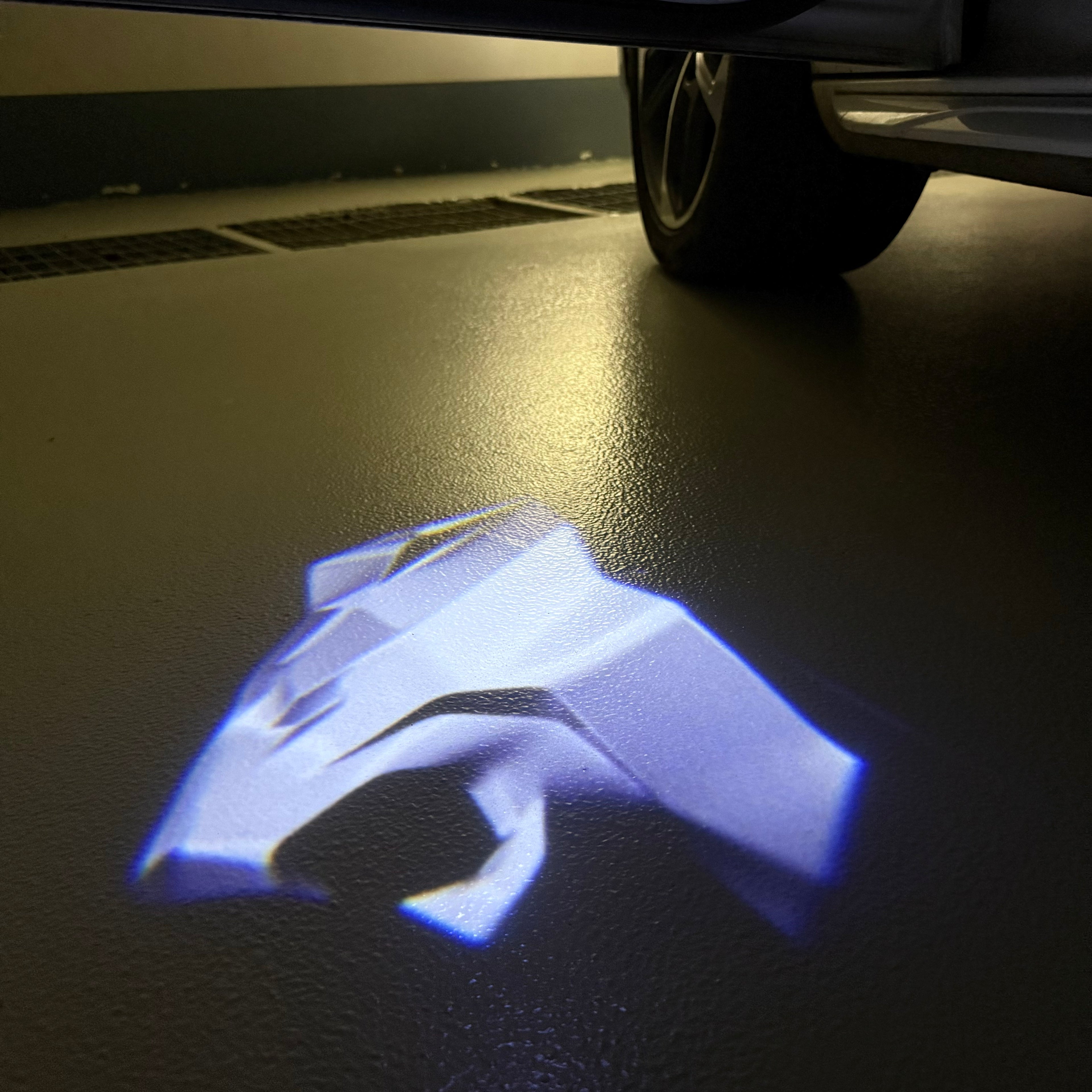 BMW M3 LOGO PROJECTOR LIGHTS Nr.24 (الكمية 1 = 1 مجموعة / 2 أضواء باب)