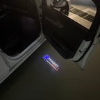 BMW M3 LOGO PROJECTOR LIGHTS Nr.24 (الكمية 1 = 1 مجموعة / 2 أضواء باب)