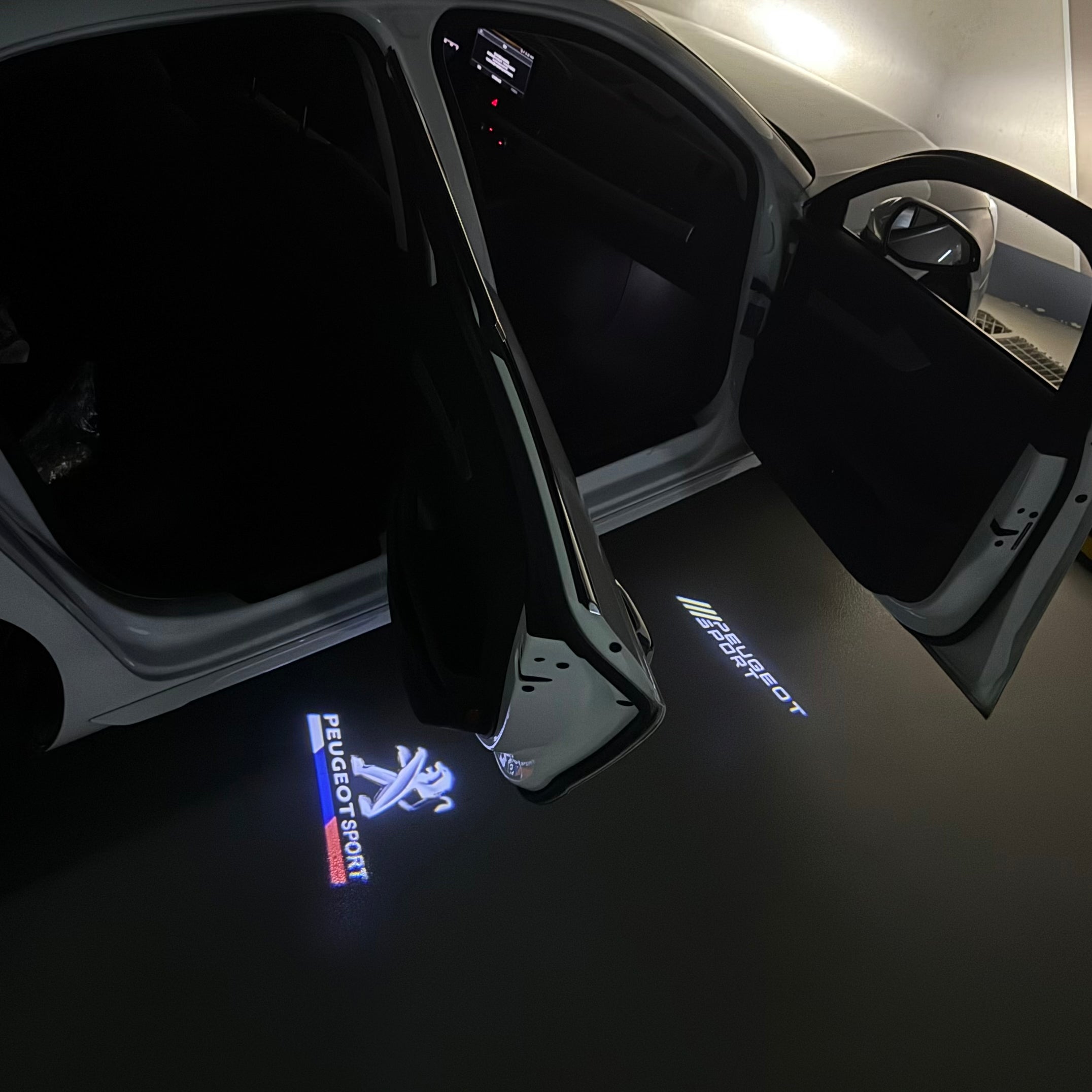 BMW M3 LOGO PROJECTOR LIGHTS Nr.24 (الكمية 1 = 1 مجموعة / 2 أضواء باب)