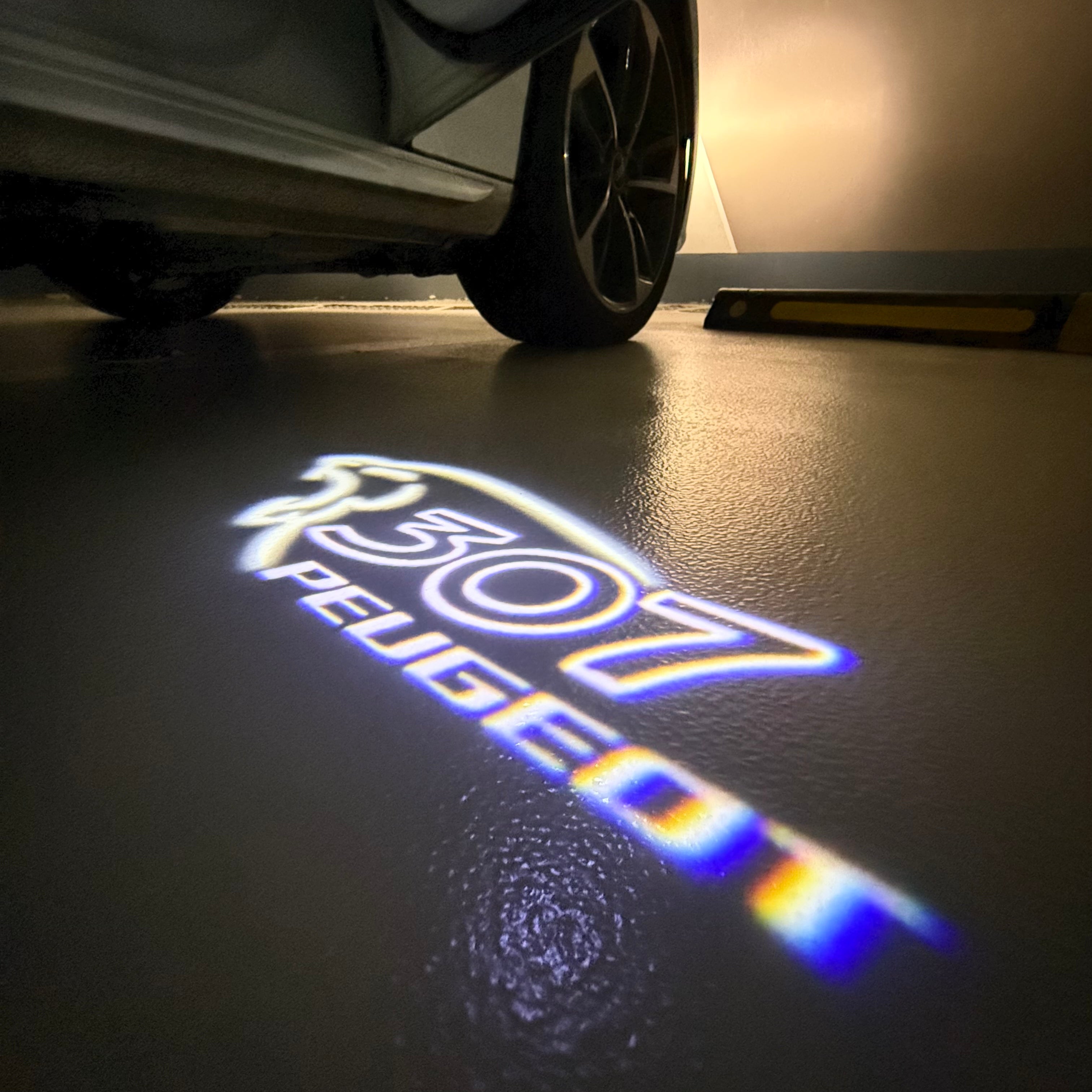 BMW M3 LOGO PROJECTOR LIGHTS Nr.24 (الكمية 1 = 1 مجموعة / 2 أضواء باب)