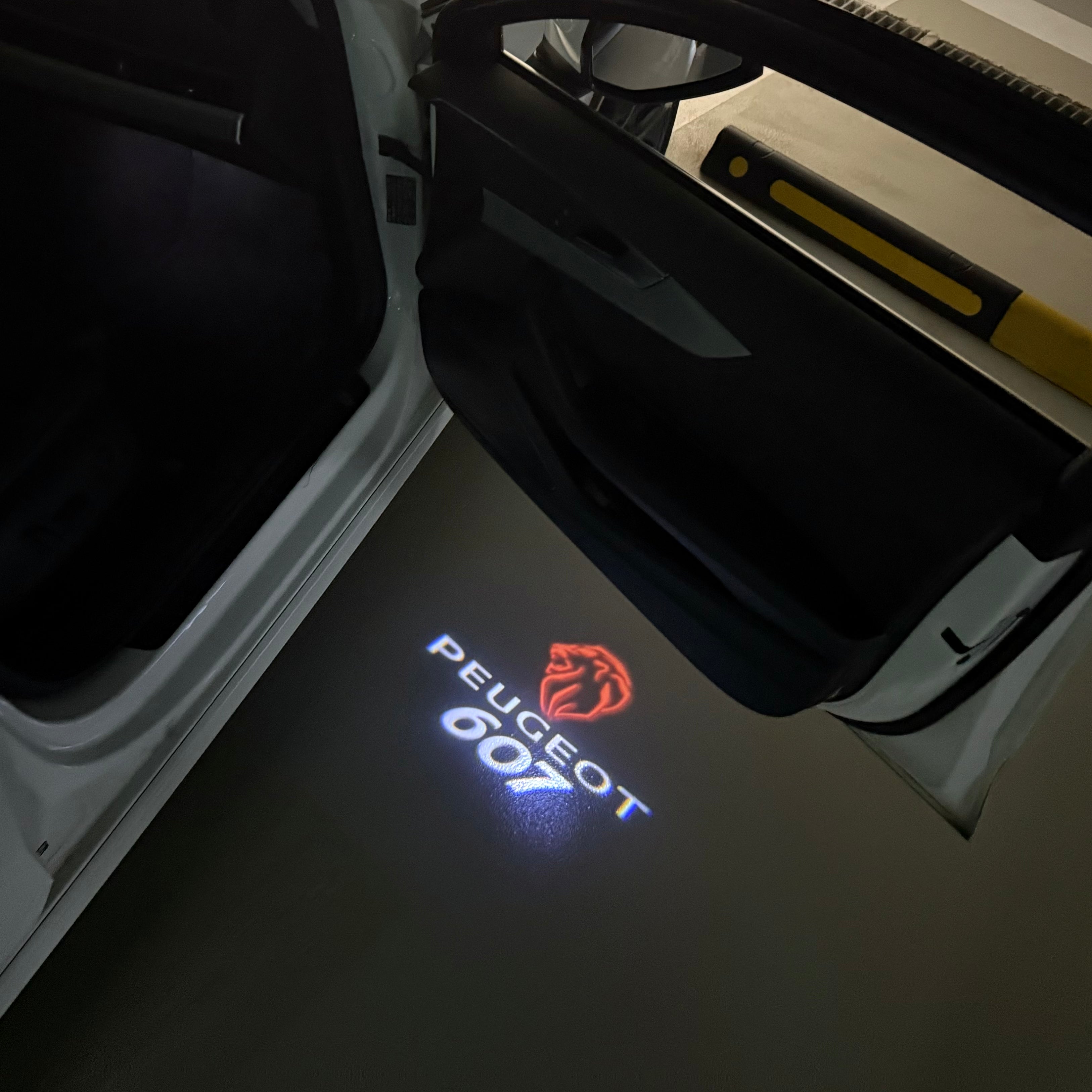 BMW M3 LOGO PROJECTOR LIGHTS Nr.24 (الكمية 1 = 1 مجموعة / 2 أضواء باب)