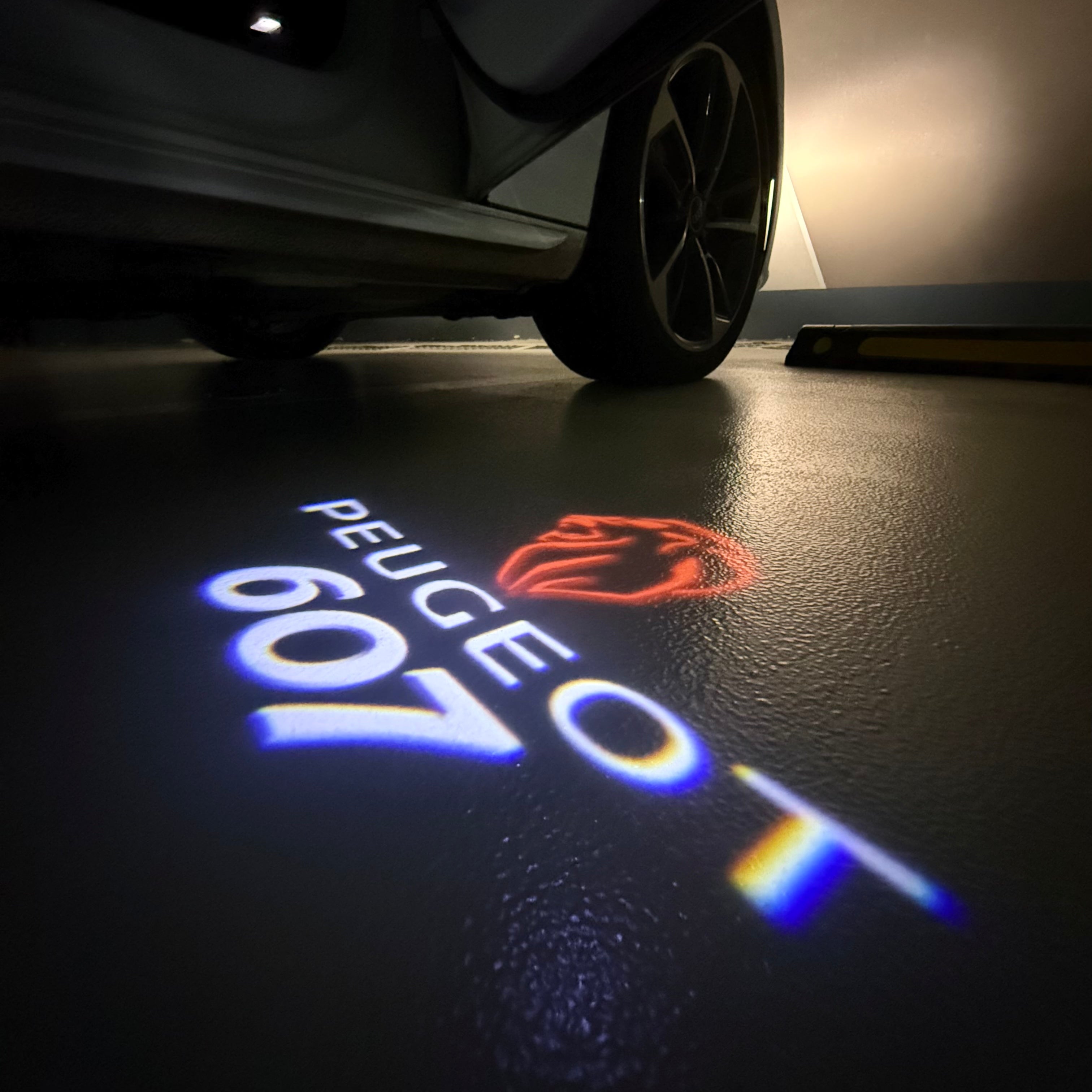 BMW M3 LOGO PROJECTOR LIGHTS Nr.24 (الكمية 1 = 1 مجموعة / 2 أضواء باب)