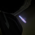 BMW M3 LOGO PROJECTOR LIGHTS Nr.24 (الكمية 1 = 1 مجموعة / 2 أضواء باب)