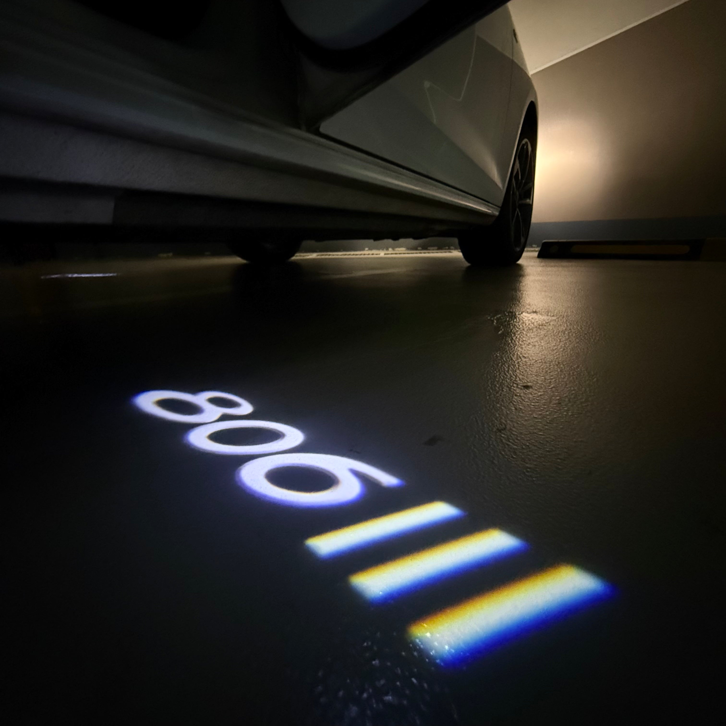 BMW M3 LOGO PROJECTOR LIGHTS Nr.24 (الكمية 1 = 1 مجموعة / 2 أضواء باب)