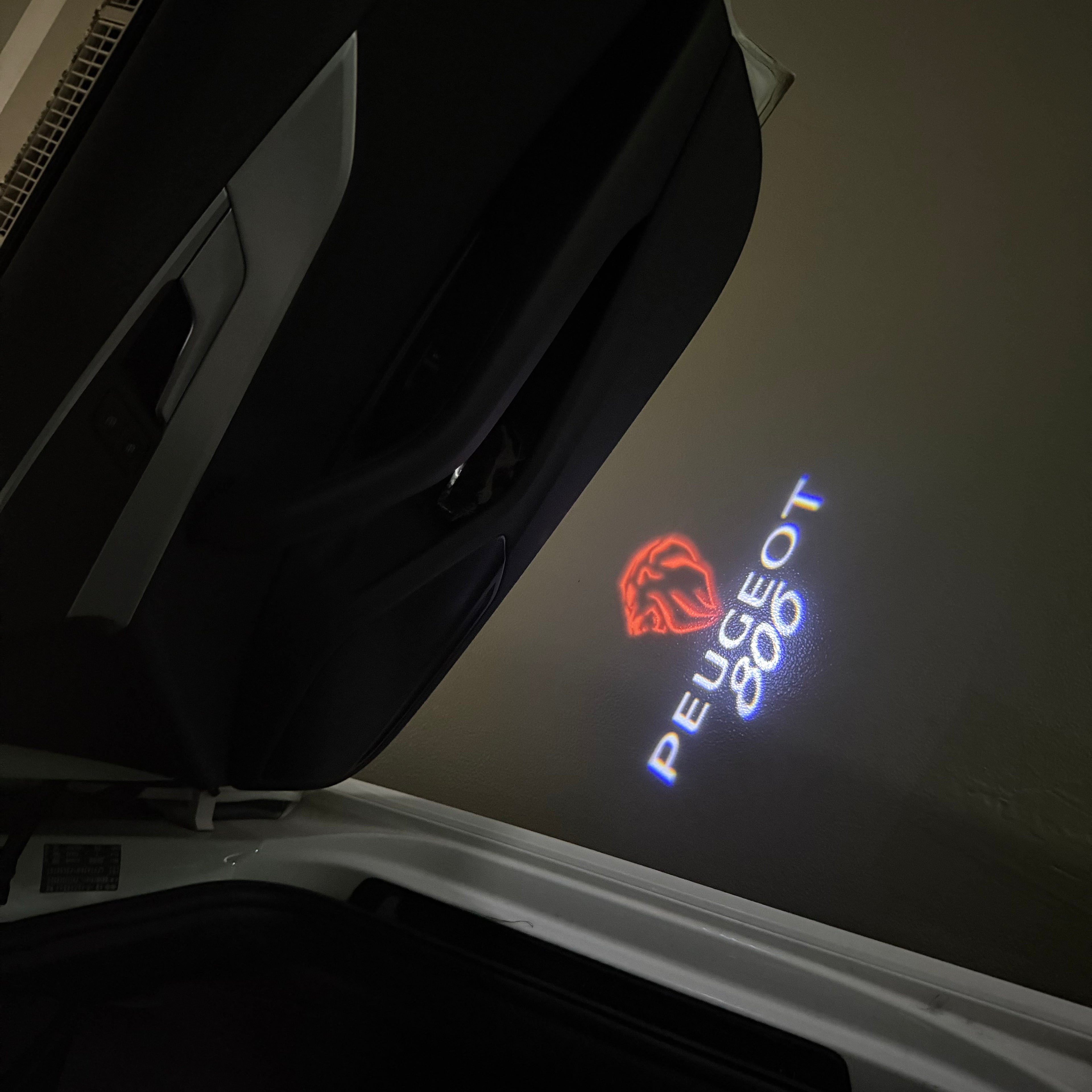 BMW M3 LOGO PROJECTOR LIGHTS Nr.24 (الكمية 1 = 1 مجموعة / 2 أضواء باب)