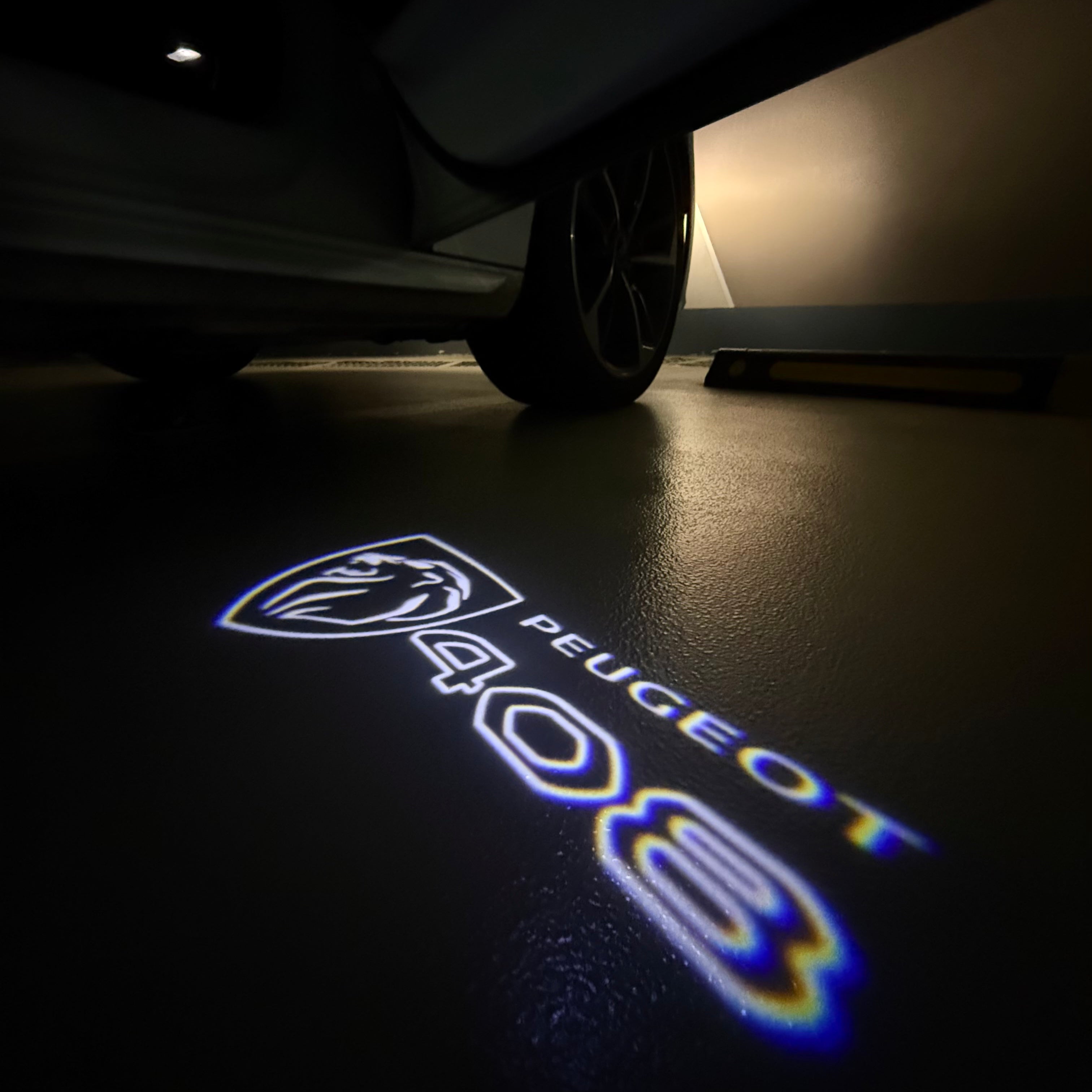 BMW M3 LOGO PROJECTOR LIGHTS Nr.24 (الكمية 1 = 1 مجموعة / 2 أضواء باب)