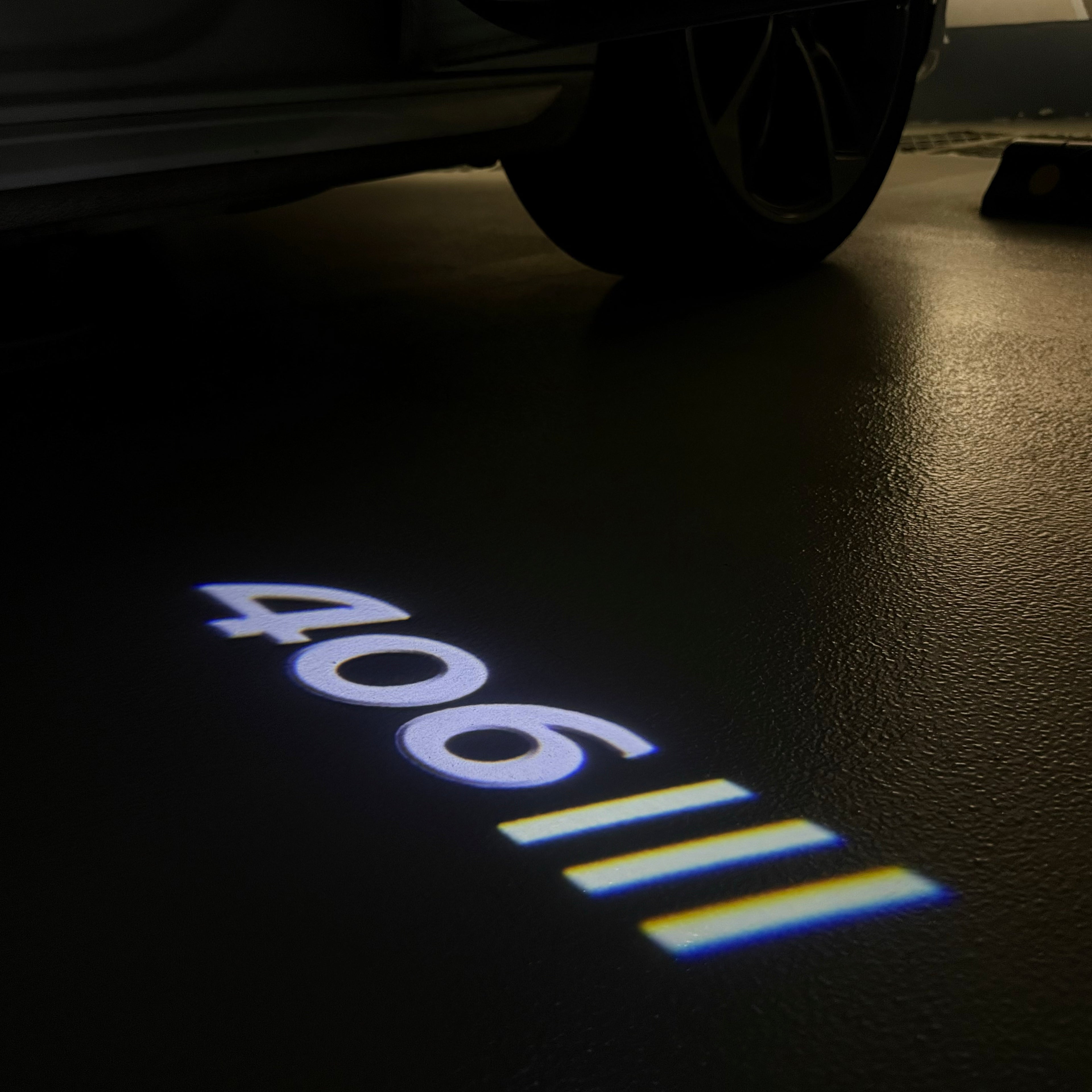 BMW M3 LOGO PROJECTOR LIGHTS Nr.24 (الكمية 1 = 1 مجموعة / 2 أضواء باب)