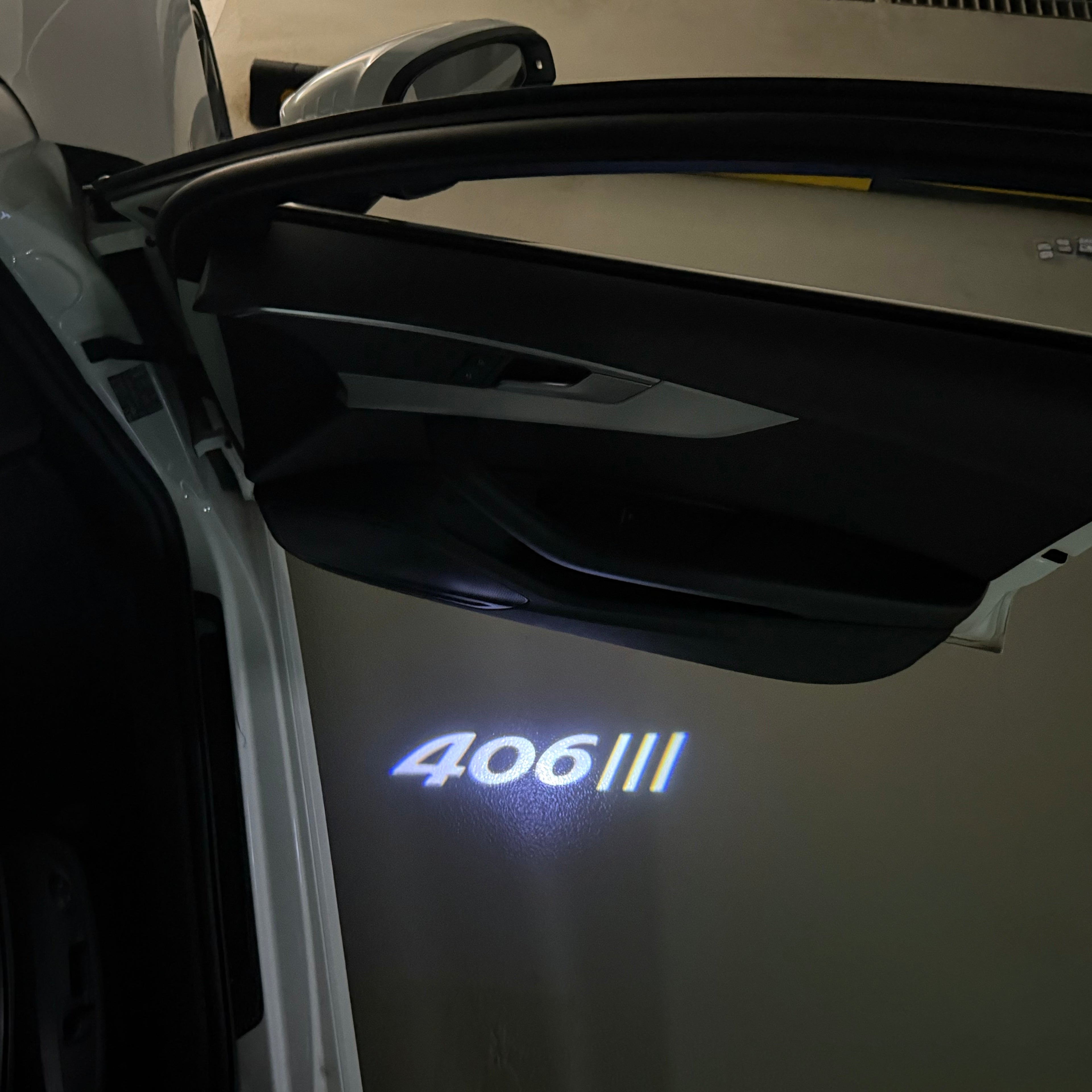 BMW M3 LOGO PROJECTOR LIGHTS Nr.24 (الكمية 1 = 1 مجموعة / 2 أضواء باب)