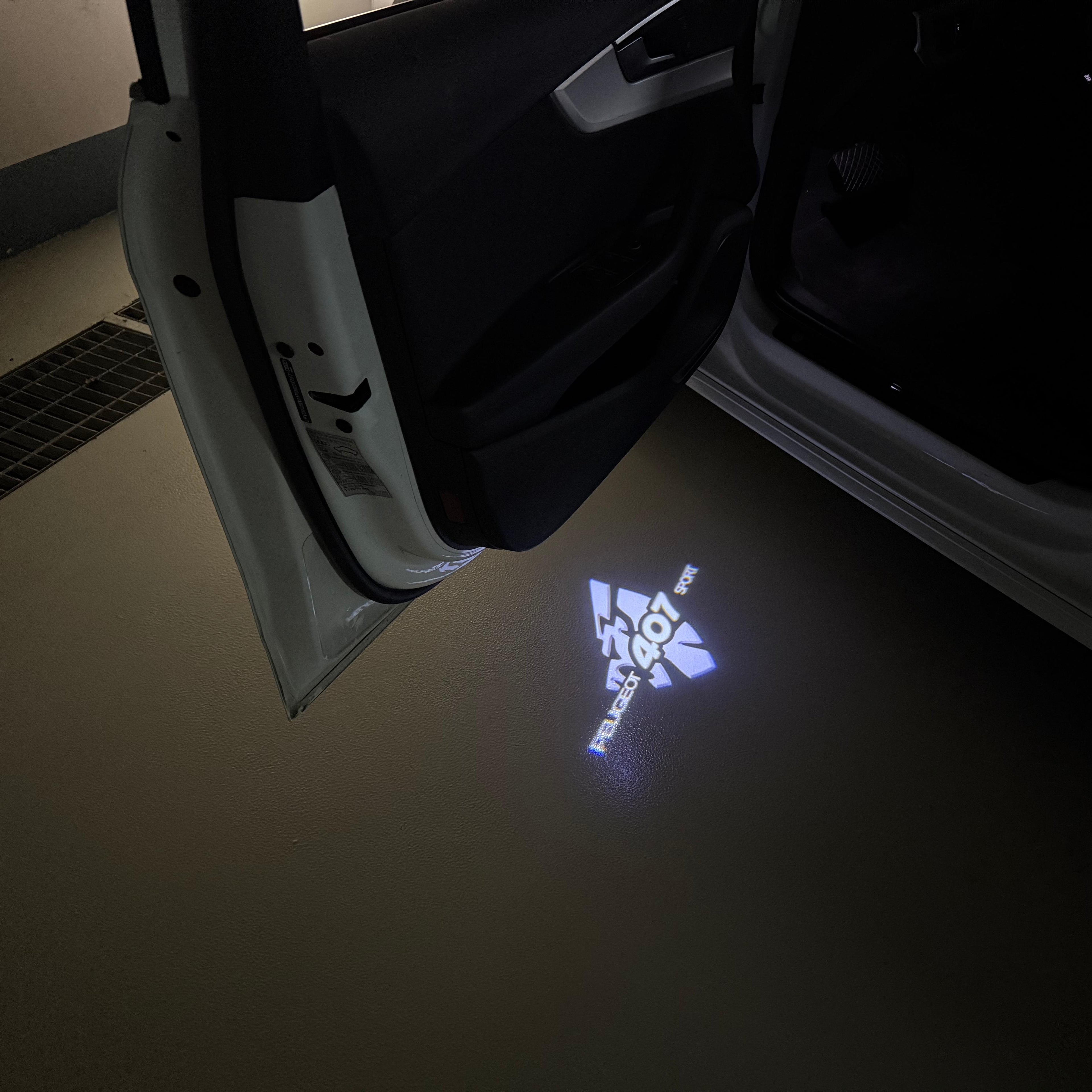 BMW M3 LOGO PROJECTOR LIGHTS Nr.24 (الكمية 1 = 1 مجموعة / 2 أضواء باب)