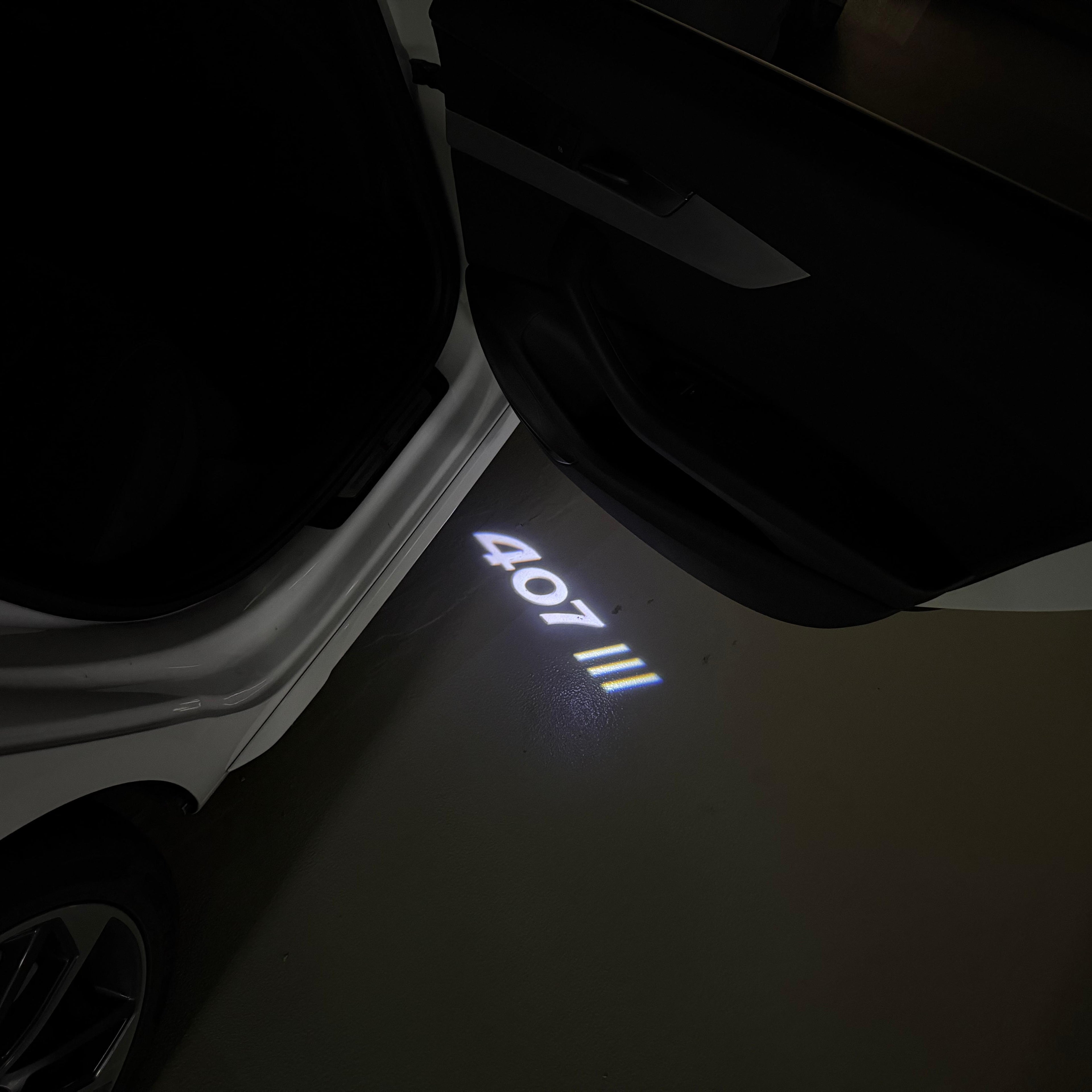 BMW M3 LOGO PROJECTOR LIGHTS Nr.24 (الكمية 1 = 1 مجموعة / 2 أضواء باب)