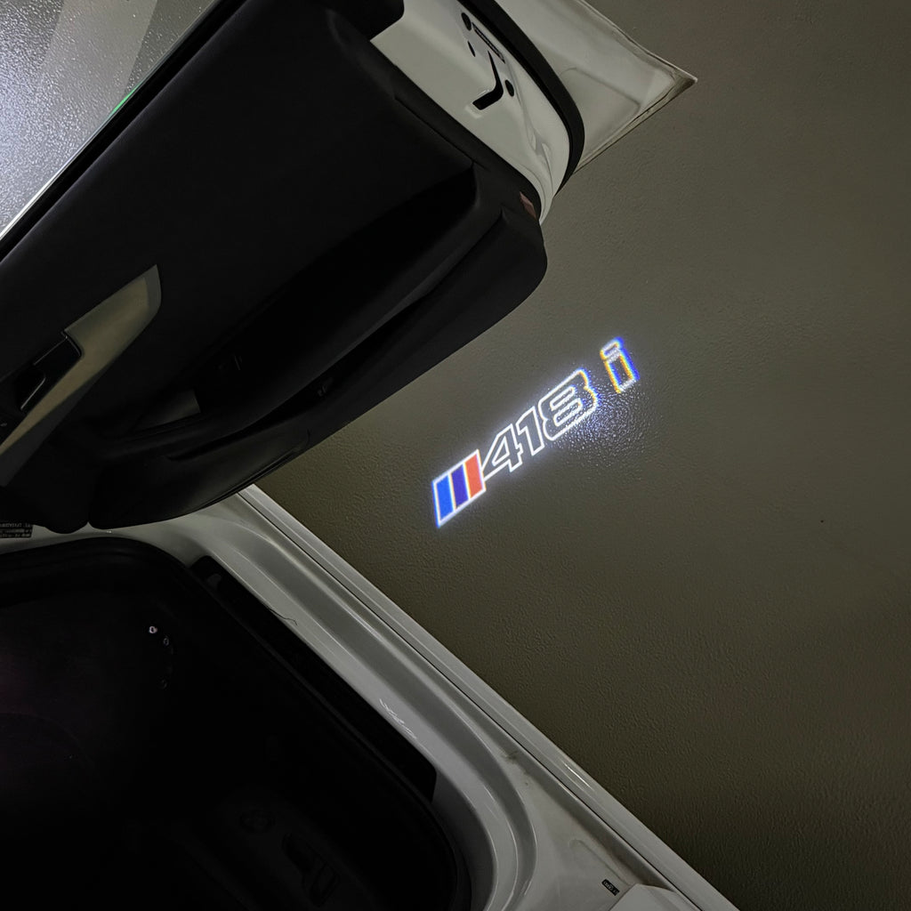 BMW M3 LOGO PROJECTOR LIGHTS Nr.24 (الكمية 1 = 1 مجموعة / 2 أضواء باب)