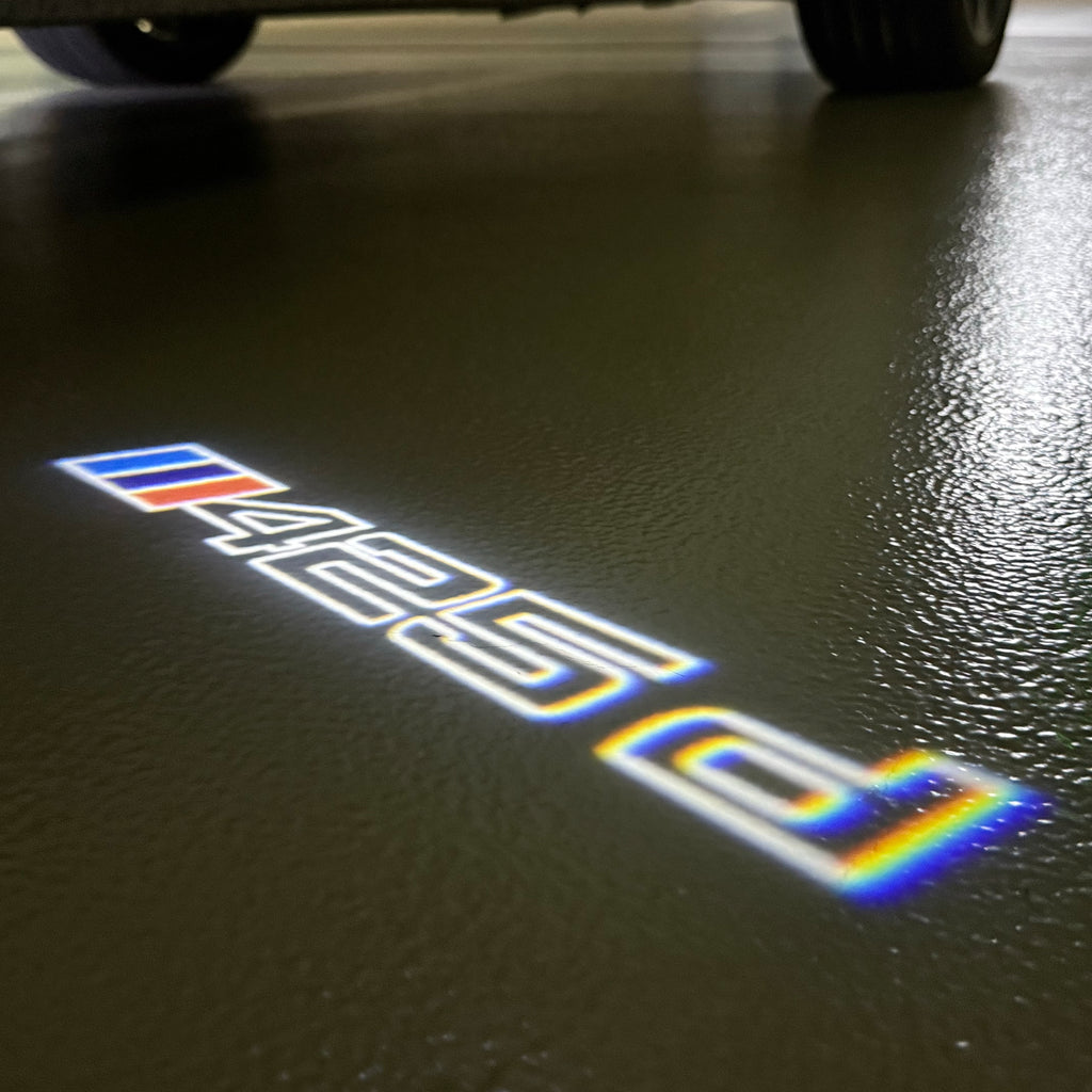 BMW M3 LOGO PROJECTOR LIGHTS Nr.24 (الكمية 1 = 1 مجموعة / 2 أضواء باب)