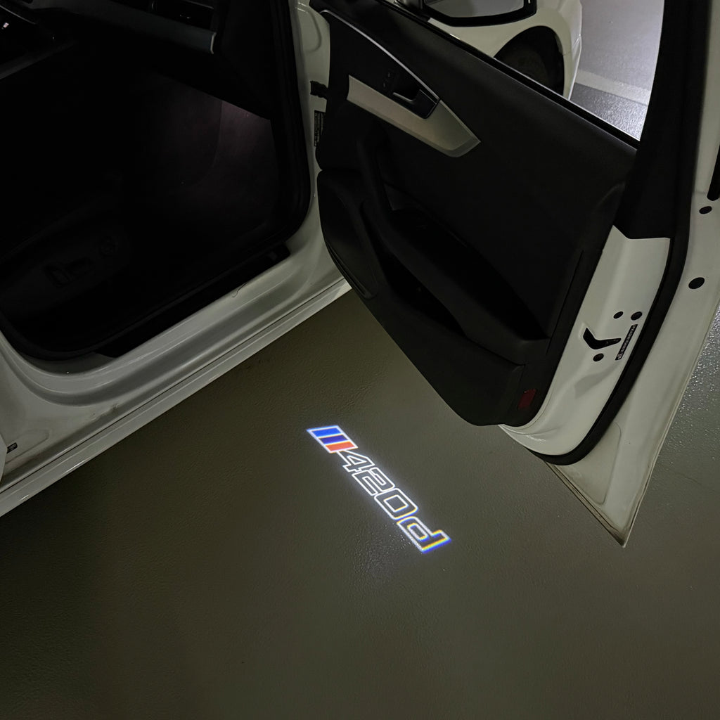 BMW M3 LOGO PROJECTOR LIGHTS Nr.24 (الكمية 1 = 1 مجموعة / 2 أضواء باب)