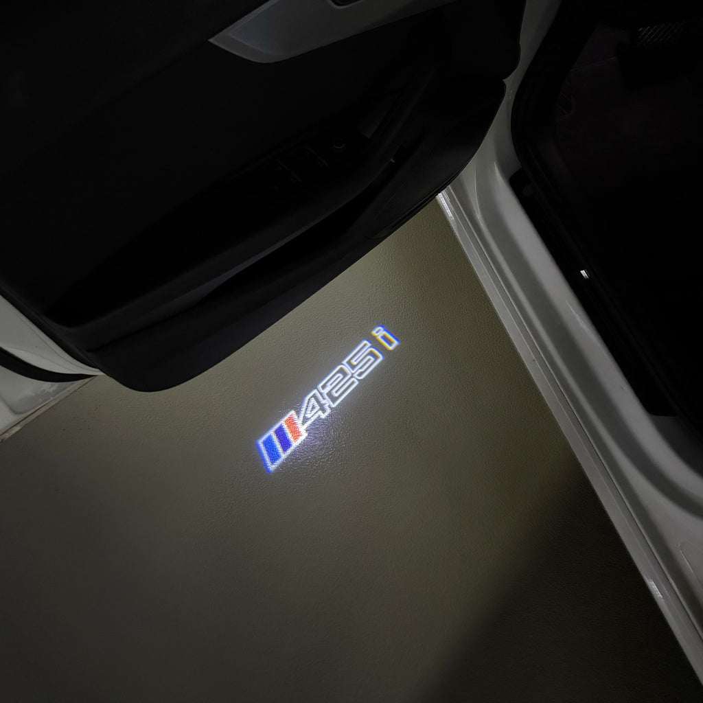 BMW M3 LOGO PROJECTOR LIGHTS Nr.24 (الكمية 1 = 1 مجموعة / 2 أضواء باب)