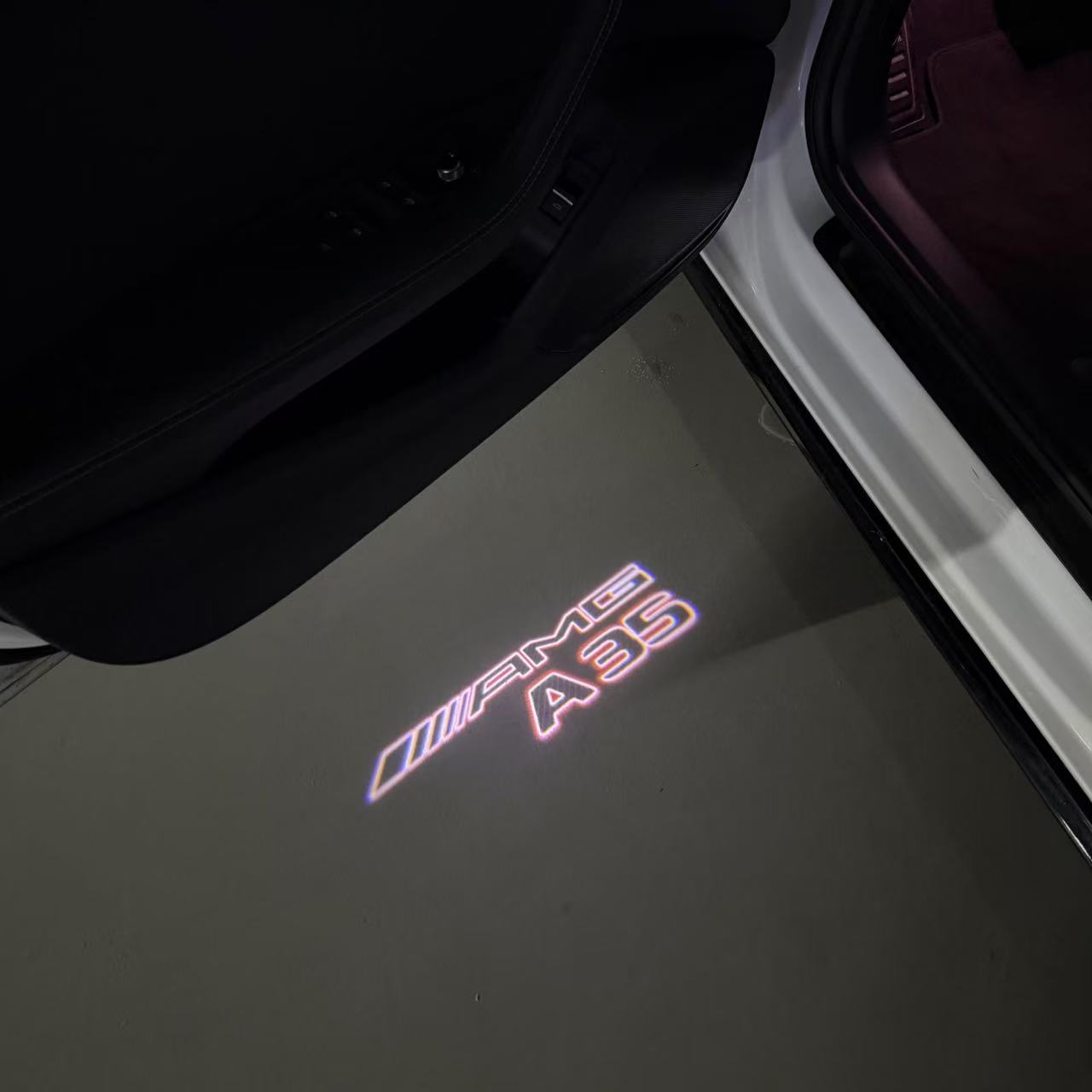 MERCEDES BENZ A35 AMG  LOGO PROJECTOR LIGHTS  (quantity 1 = 1 sets/2 door lights)Nr.03f024