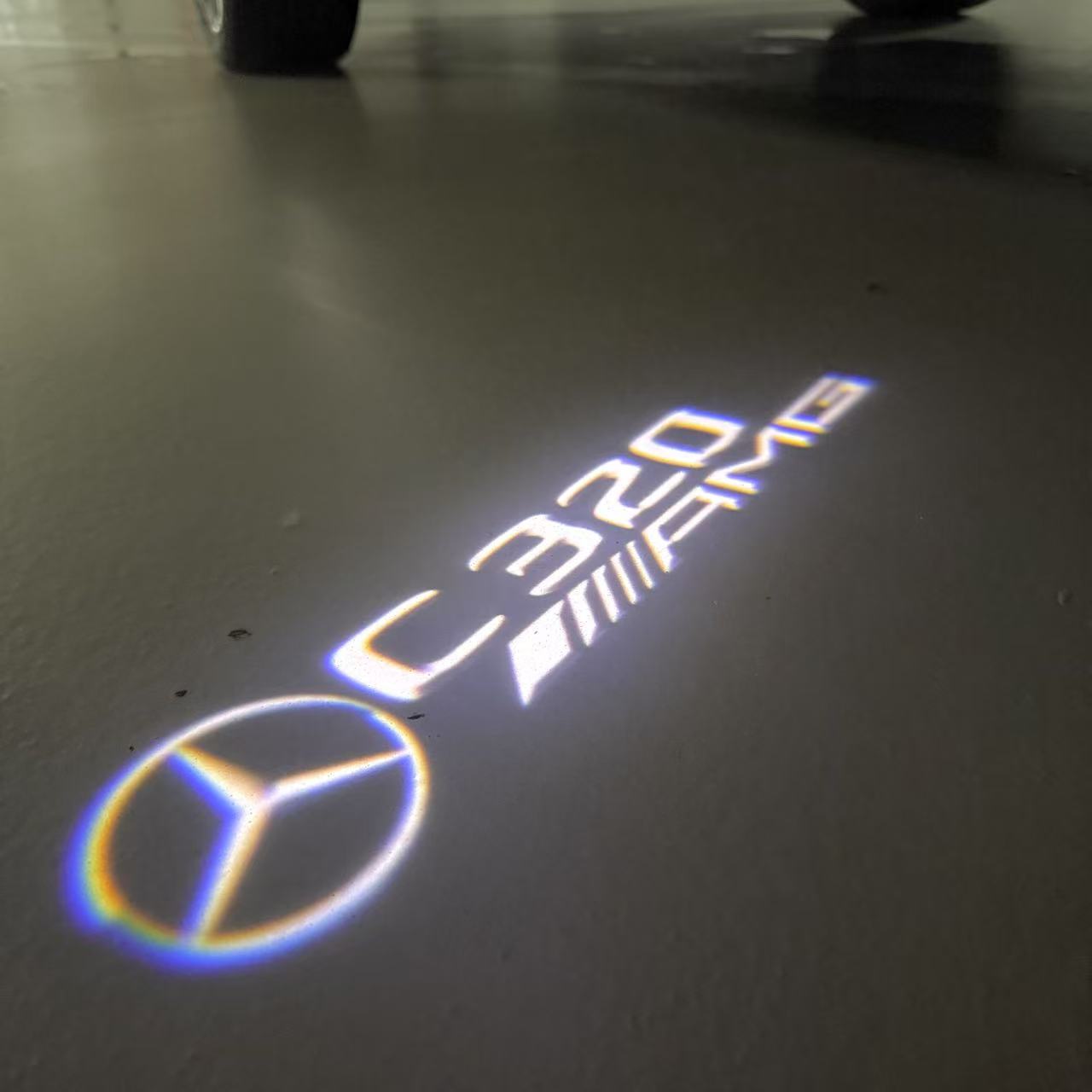 MERCEDES BENZ  C 320 AMG LOGO PROJECTOT LIGHTS  (quantity 1 = 1 sets/2 door lights)Nr.03f039