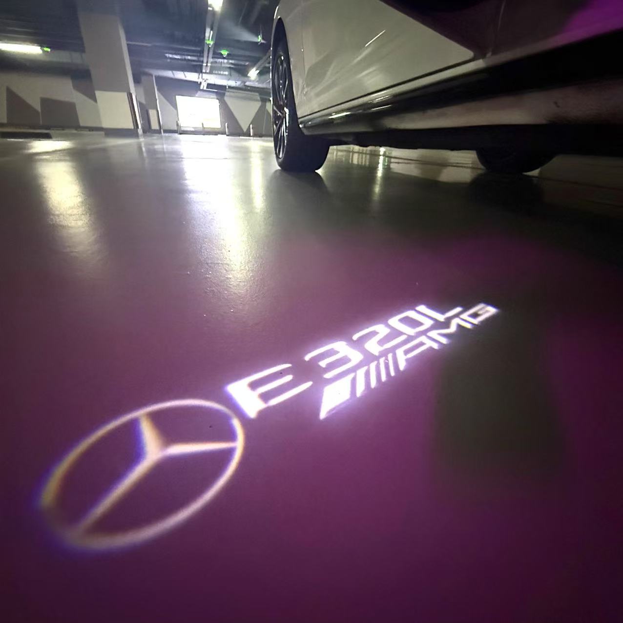 MERCEDES BENZ E 320L AMG LOGO PROJECTOT LIGHTS  (quantity 1 = 1 sets/2 door lights)Nr.03f036