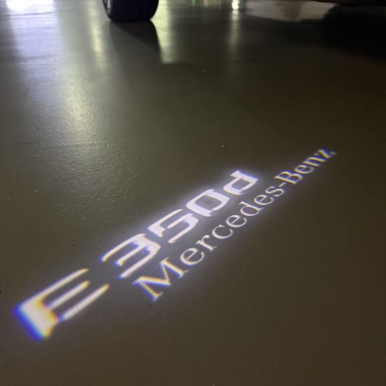 MERCEDES BENZ E 350d LOGO PROJECTOT LIGHTS  (quantity 1 = 1 sets/2 door lights)Nr.03f039