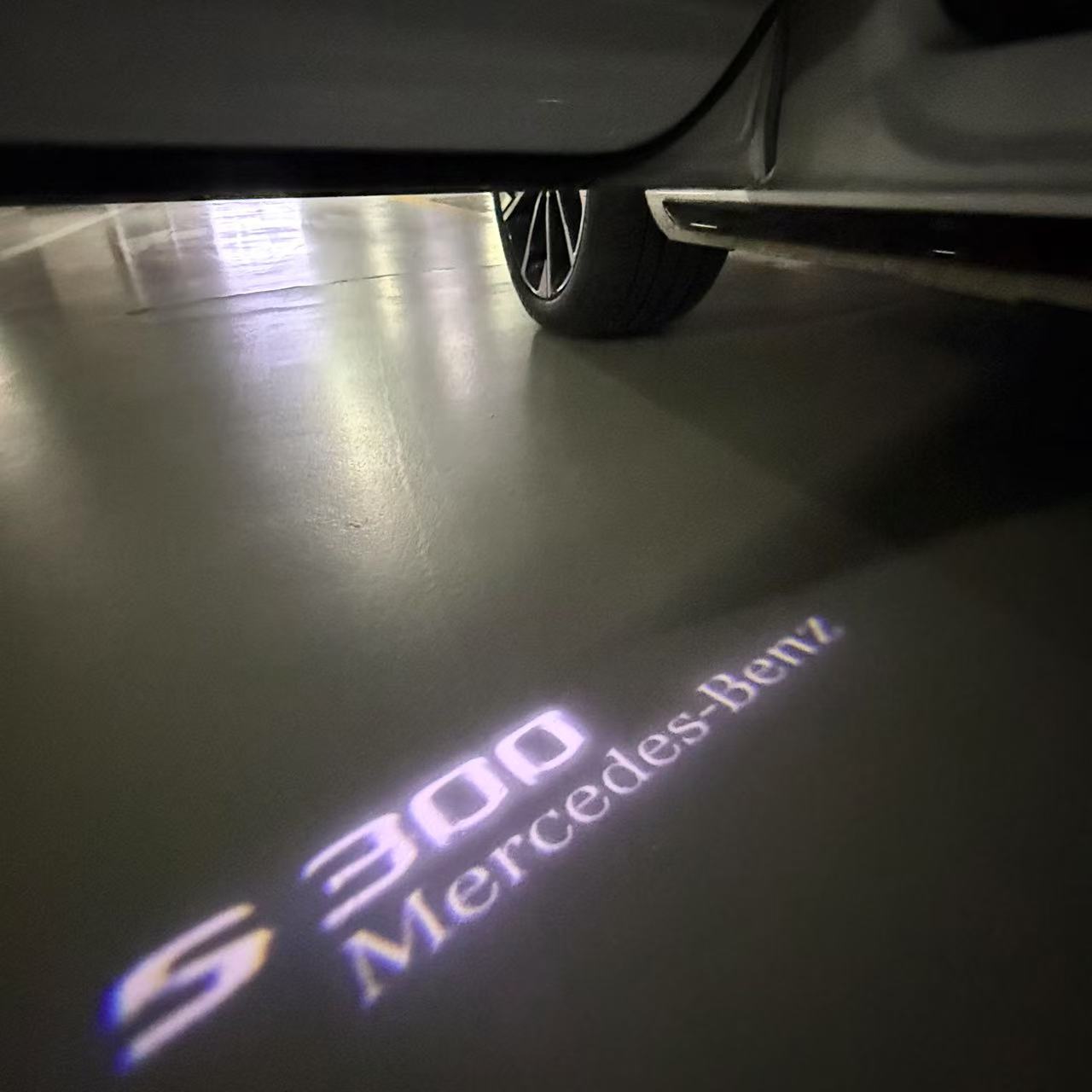 MERCEDES BENZ S 300 LOGO PROJECTOR LIGHTS  (quantity 1 = 1 sets/2 door lights)Nr.03f021