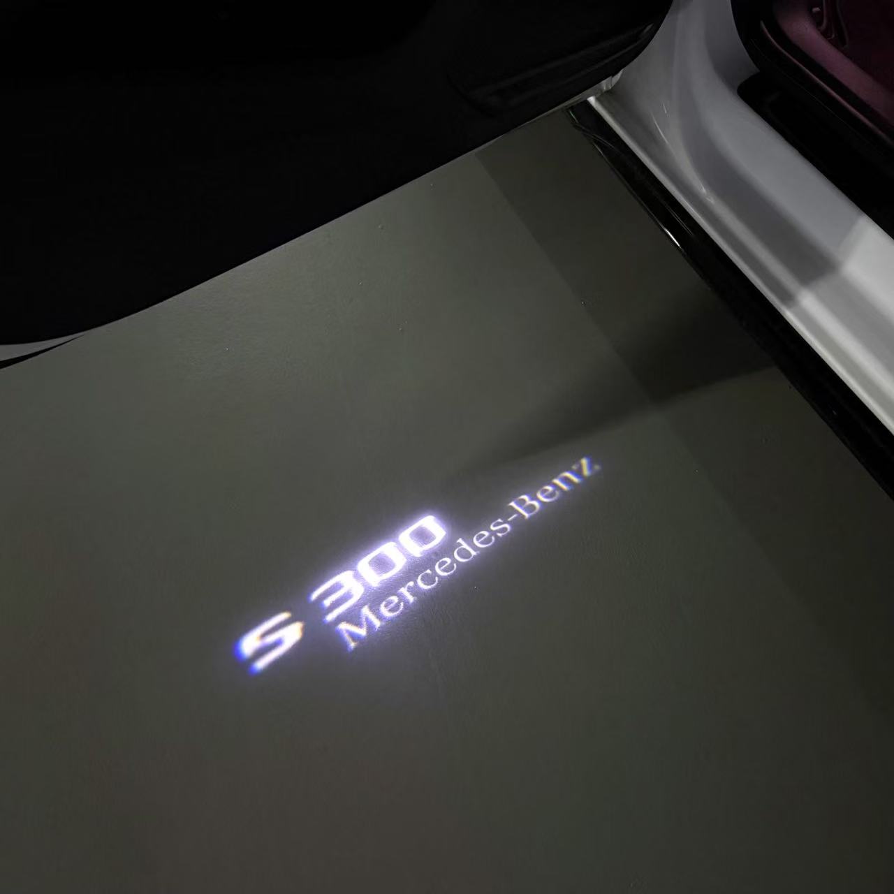 MERCEDES BENZ S 300 LOGO PROJECTOR LIGHTS  (quantity 1 = 1 sets/2 door lights)Nr.03f021