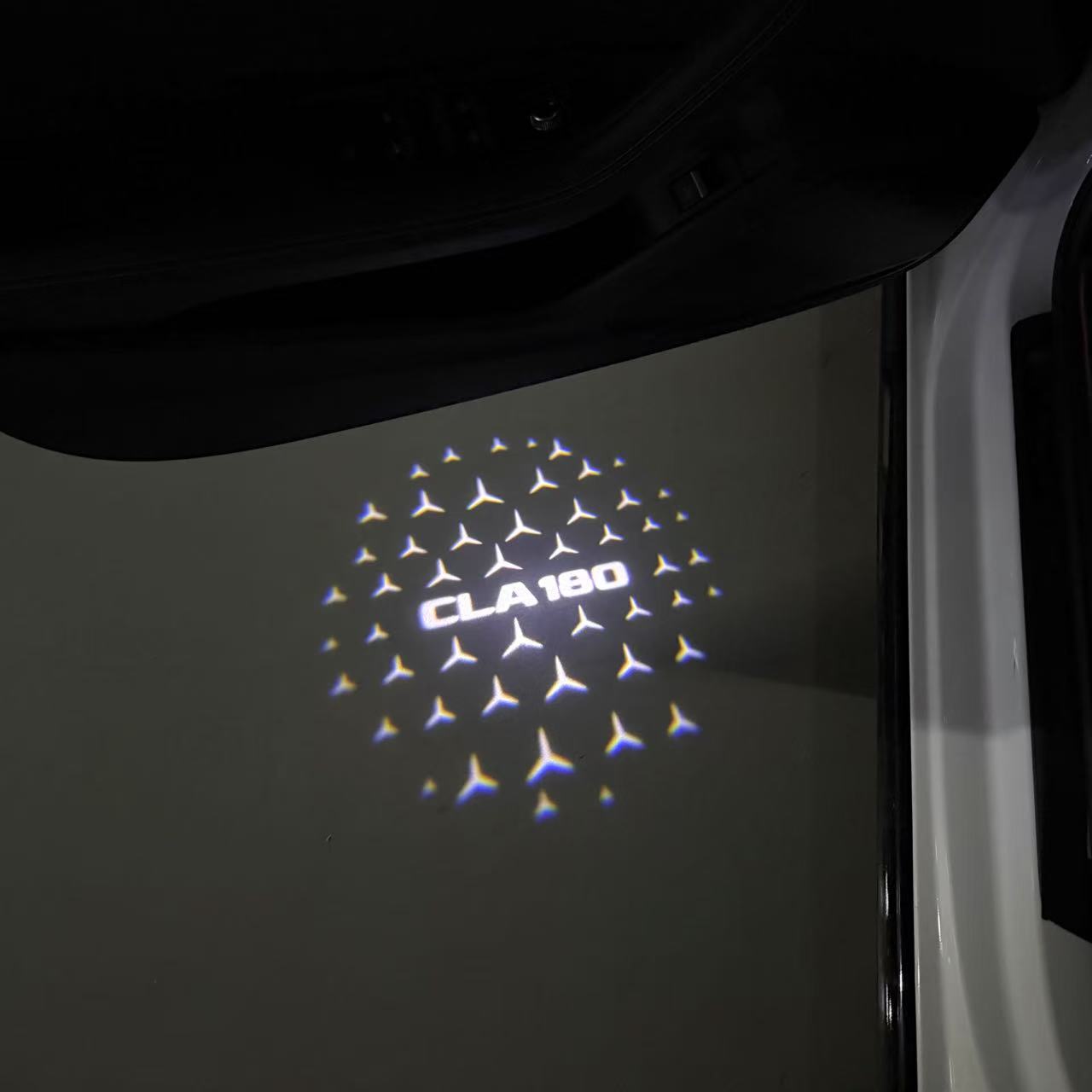 MERCEDES BENZ CLA 180  LOGO PROJECTOT LIGHTS  (quantity 1 = 1 sets/2 door lights)Nr.03f015