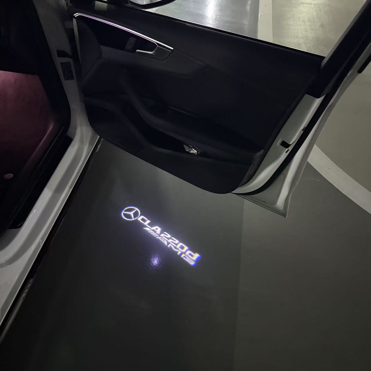 MERCEDES BENZ CLA 220d AMG LOGO PROJECTOT LIGHTS  (quantity 1 = 1 sets/2 door lights)Nr.03f020