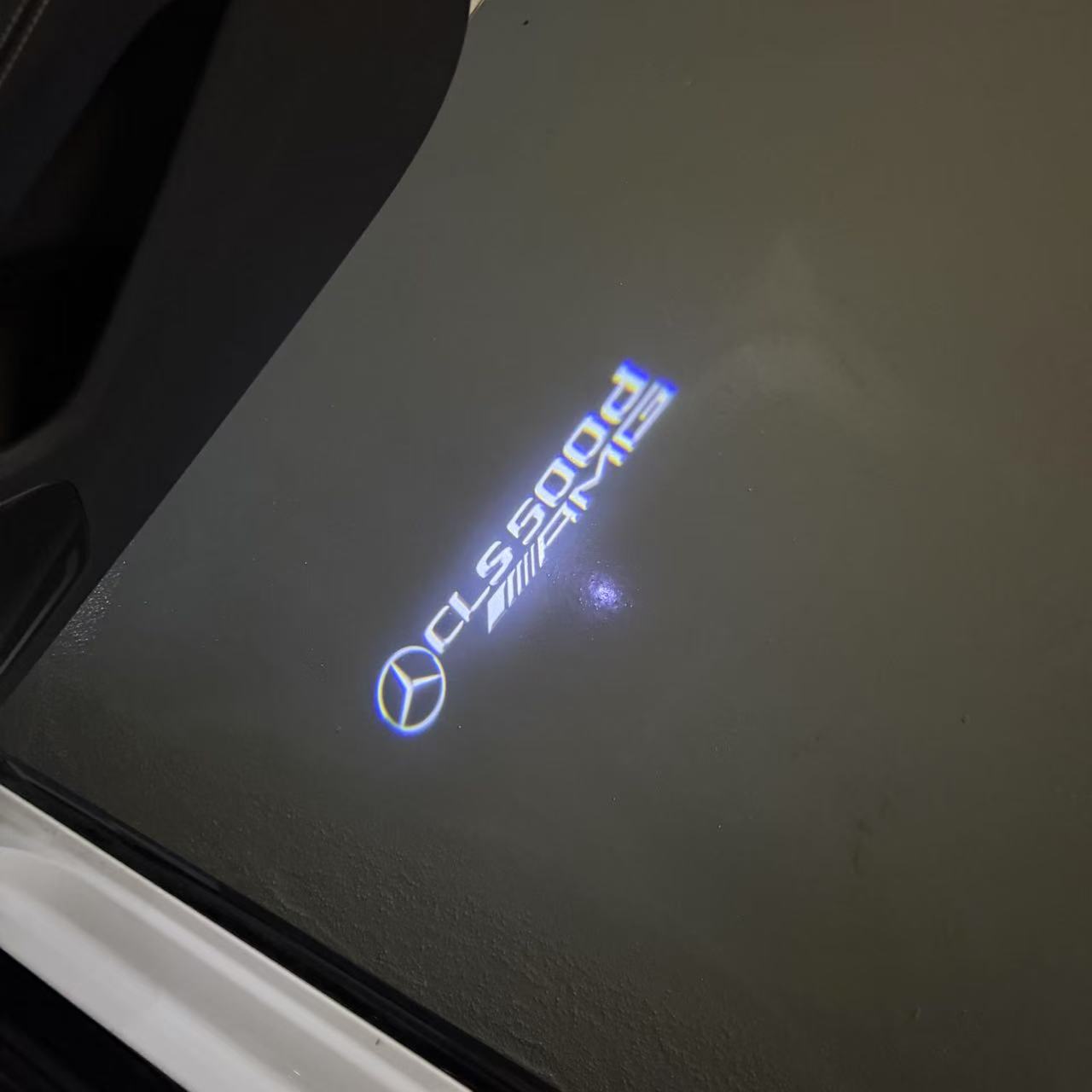 MERCEDES BENZ  CLS 500d AMG LOGO PROJECTOT LIGHTS  (quantity 1 = 1 sets/2 door lights)Nr.03f035