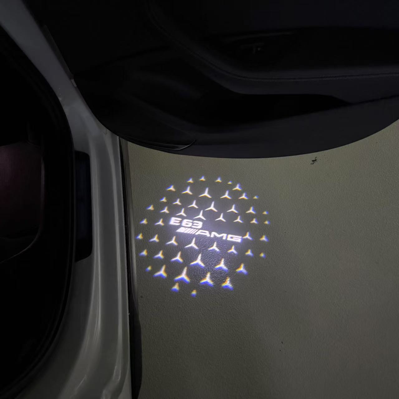 MERCEDES BENZ E63 AMG LOGO PROJECTOT LIGHTS  (quantity 1 = 1 sets/2 door lights)Nr.03f08