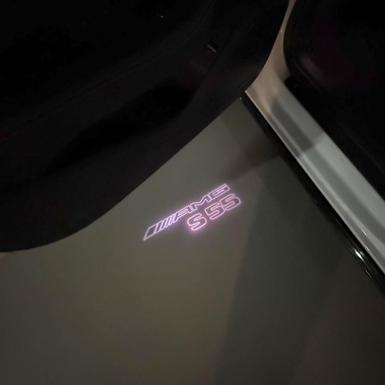 MERCEDES BENZ S 55 AMG LOGO PROJECTOR LIGHTS  (quantity 1 = 1 sets/2 door lights)Nr.03f03