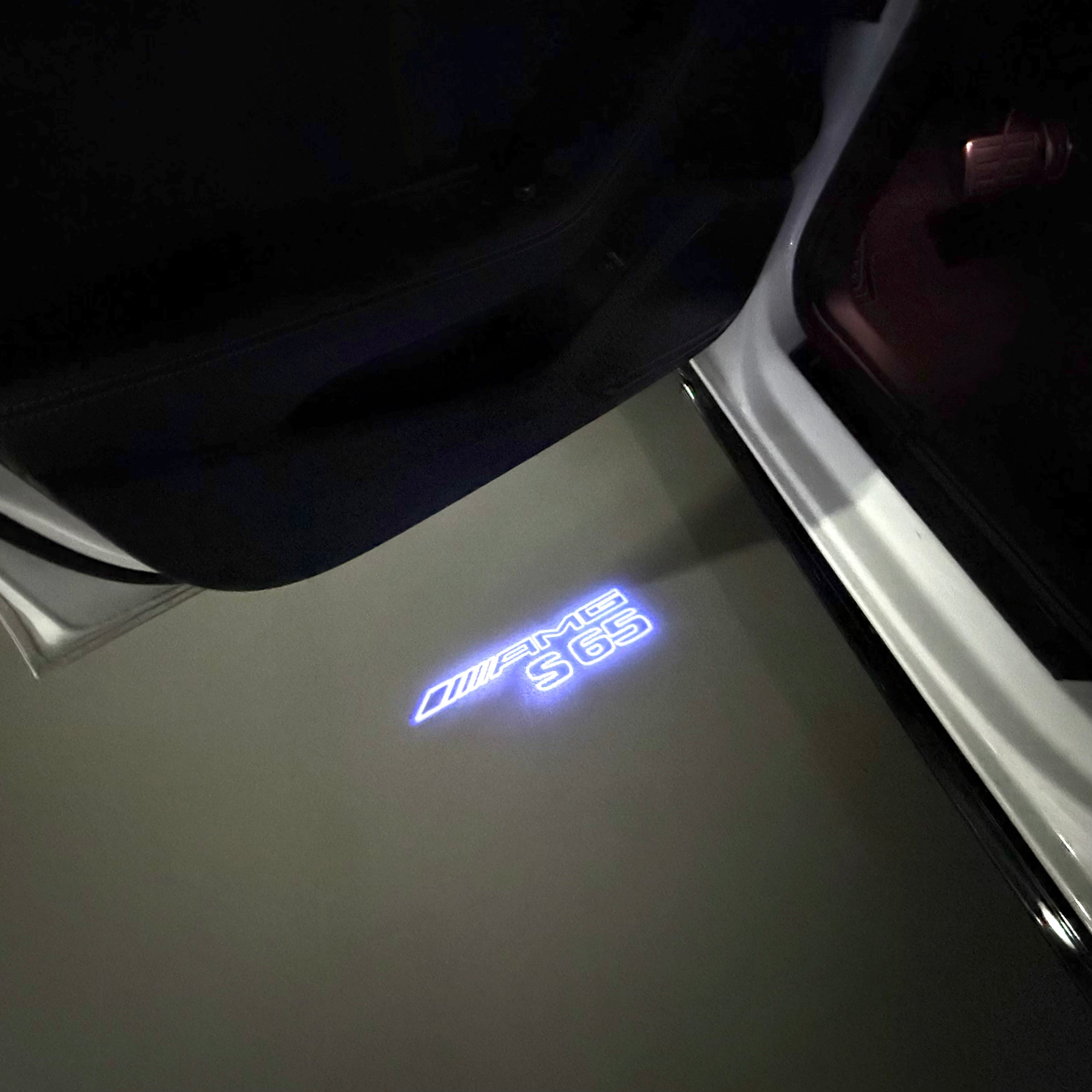 MERCEDES BENZ S 65 AMG LOGO PROJECTOR LIGHTS  (quantity 1 = 1 sets/2 door lights)Nr.03f016