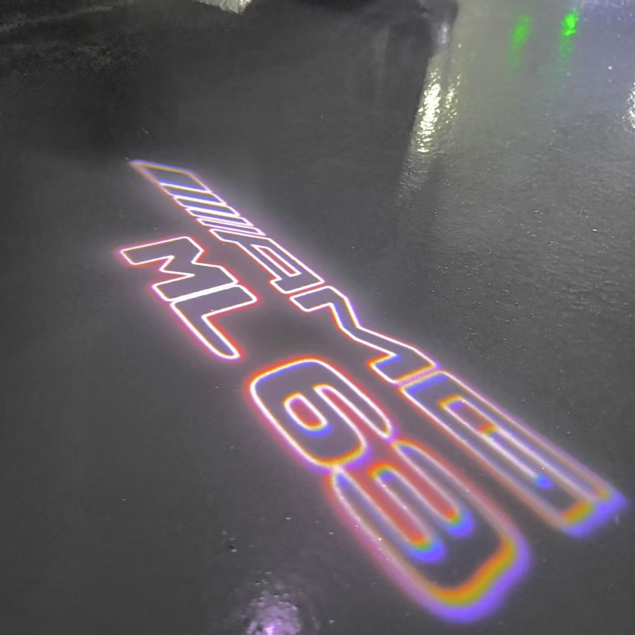 MERCEDES BENZ ML 63 AMG LOGO PROJECTOR LIGHTS  (quantity 1 = 1 sets/2 door lights)Nr.03f011