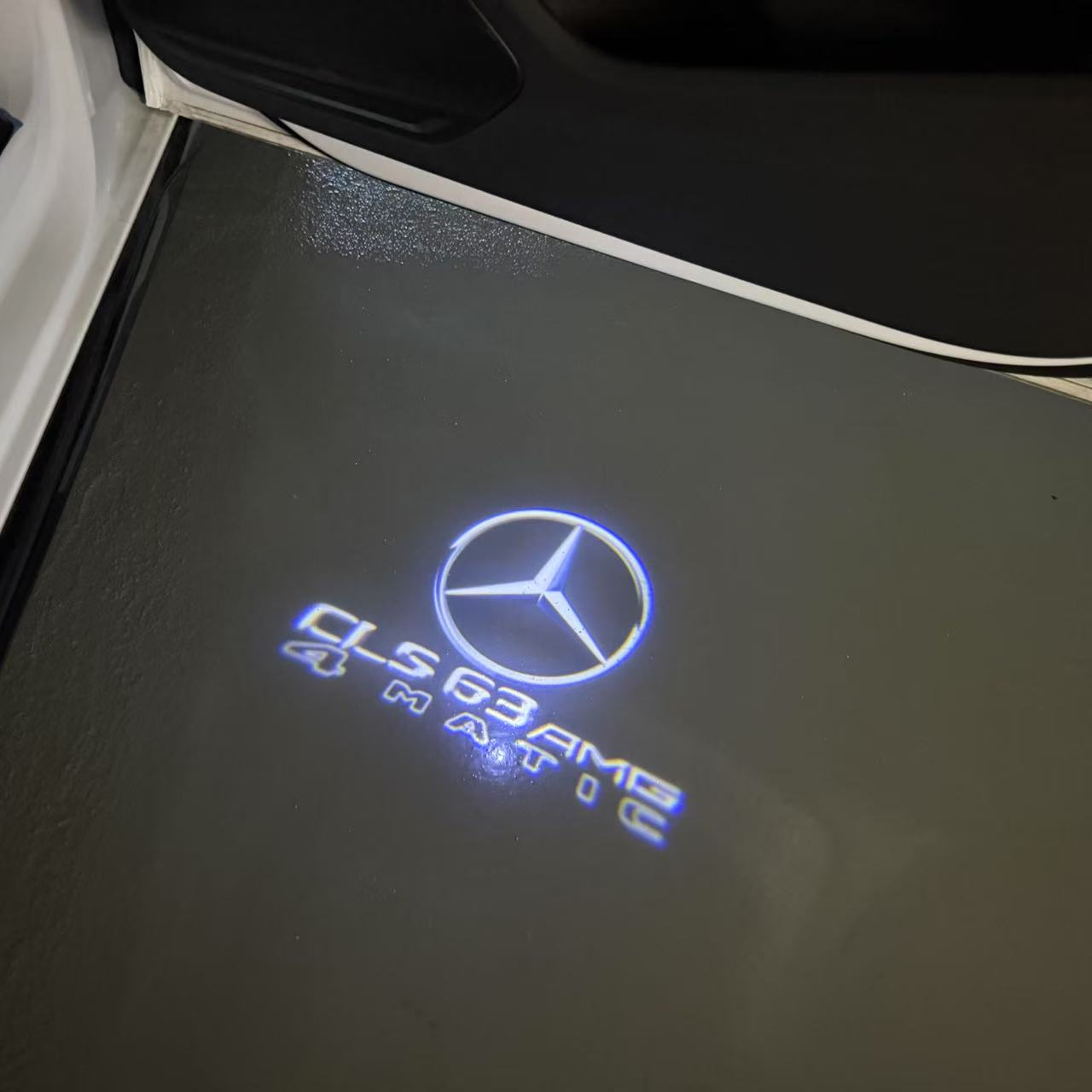 MERCEDES BENZ  CLS 63 AMG  LOGO PROJECTOT LIGHTS  (quantity 1 = 1 sets/2 door lights)Nr.03f014