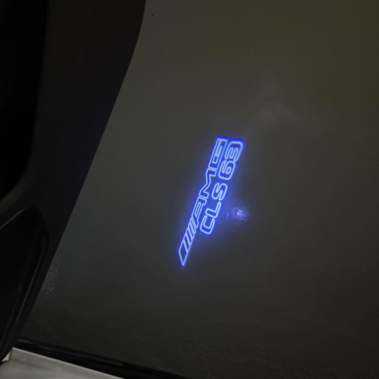 MERCEDES BENZ  CLS 63 AMG  LOGO PROJECTOT LIGHTS  (quantity 1 = 1 sets/2 door lights)Nr.03f017