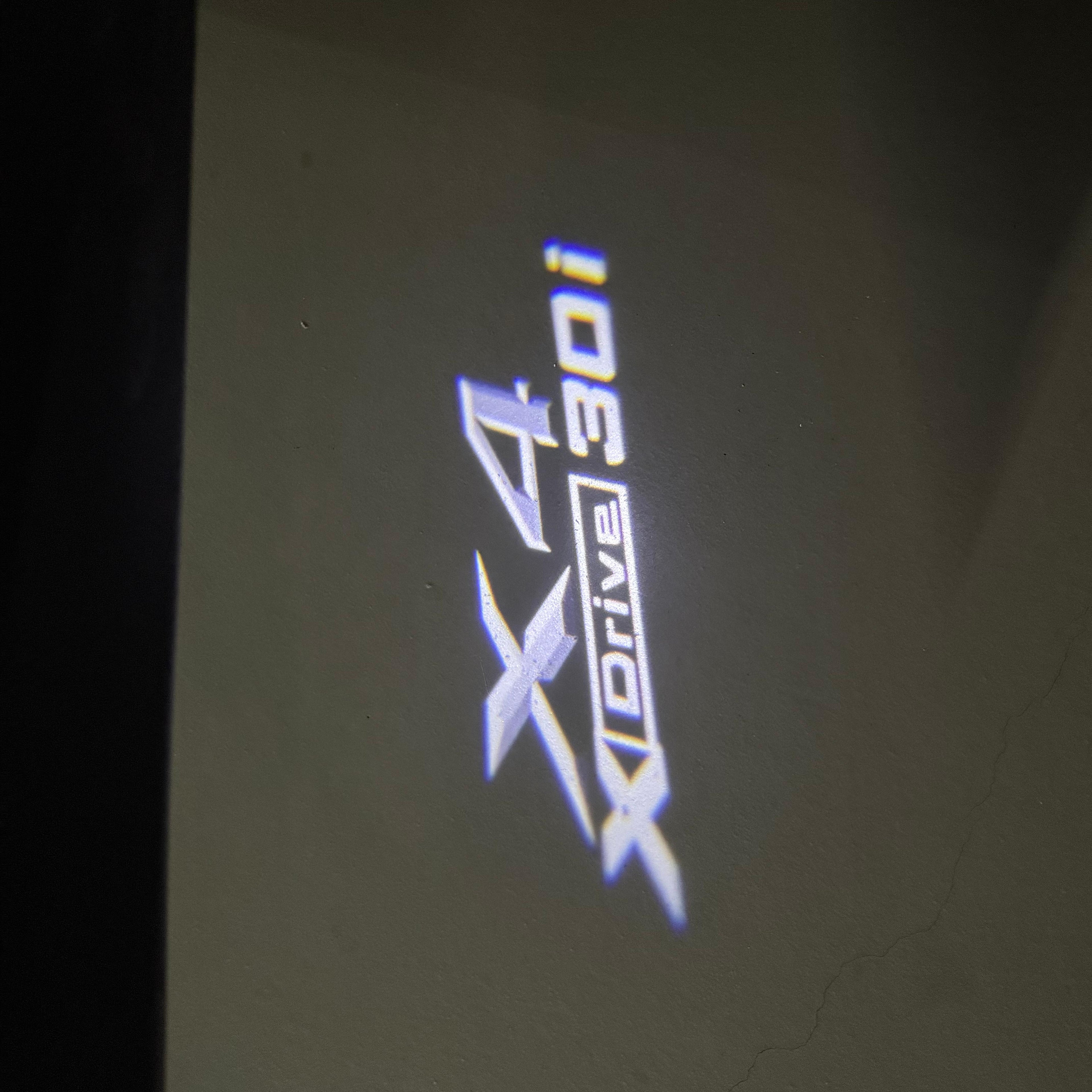 BMW M3 LOGO PROJECTOR LIGHTS Nr.24 (الكمية 1 = 1 مجموعة / 2 أضواء باب)