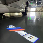 BMW M3 LOGO PROJECTOR LIGHTS Nr.24 (الكمية 1 = 1 مجموعة / 2 أضواء باب)