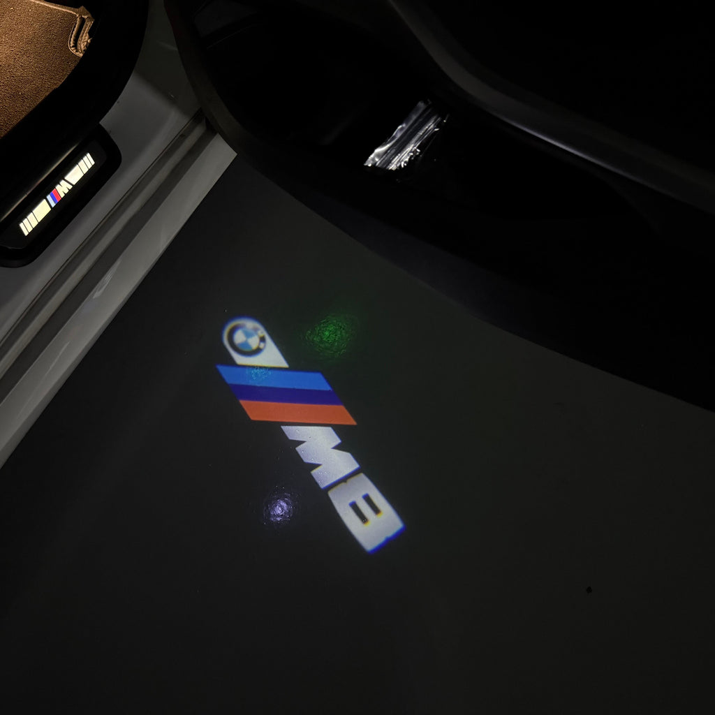 BMW M3 LOGO PROJECTOR LIGHTS Nr.24 (الكمية 1 = 1 مجموعة / 2 أضواء باب)