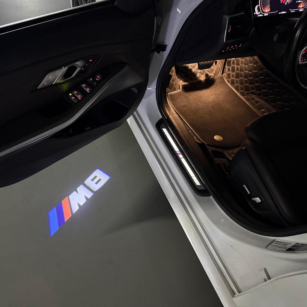 BMW M3 LOGO PROJECTOR LIGHTS Nr.24 (الكمية 1 = 1 مجموعة / 2 أضواء باب)