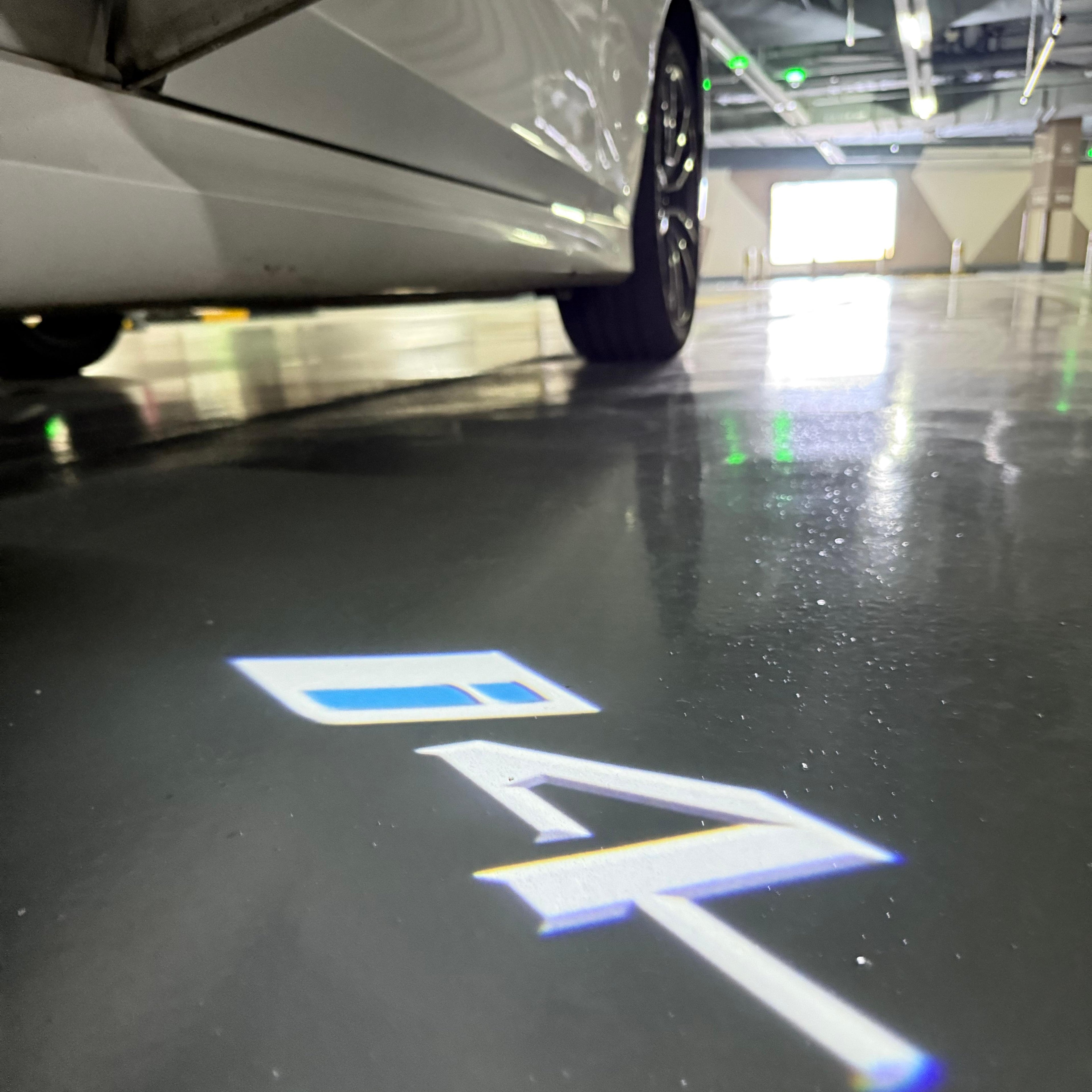 BMW M3 LOGO PROJECTOR LIGHTS Nr.24 (الكمية 1 = 1 مجموعة / 2 أضواء باب)