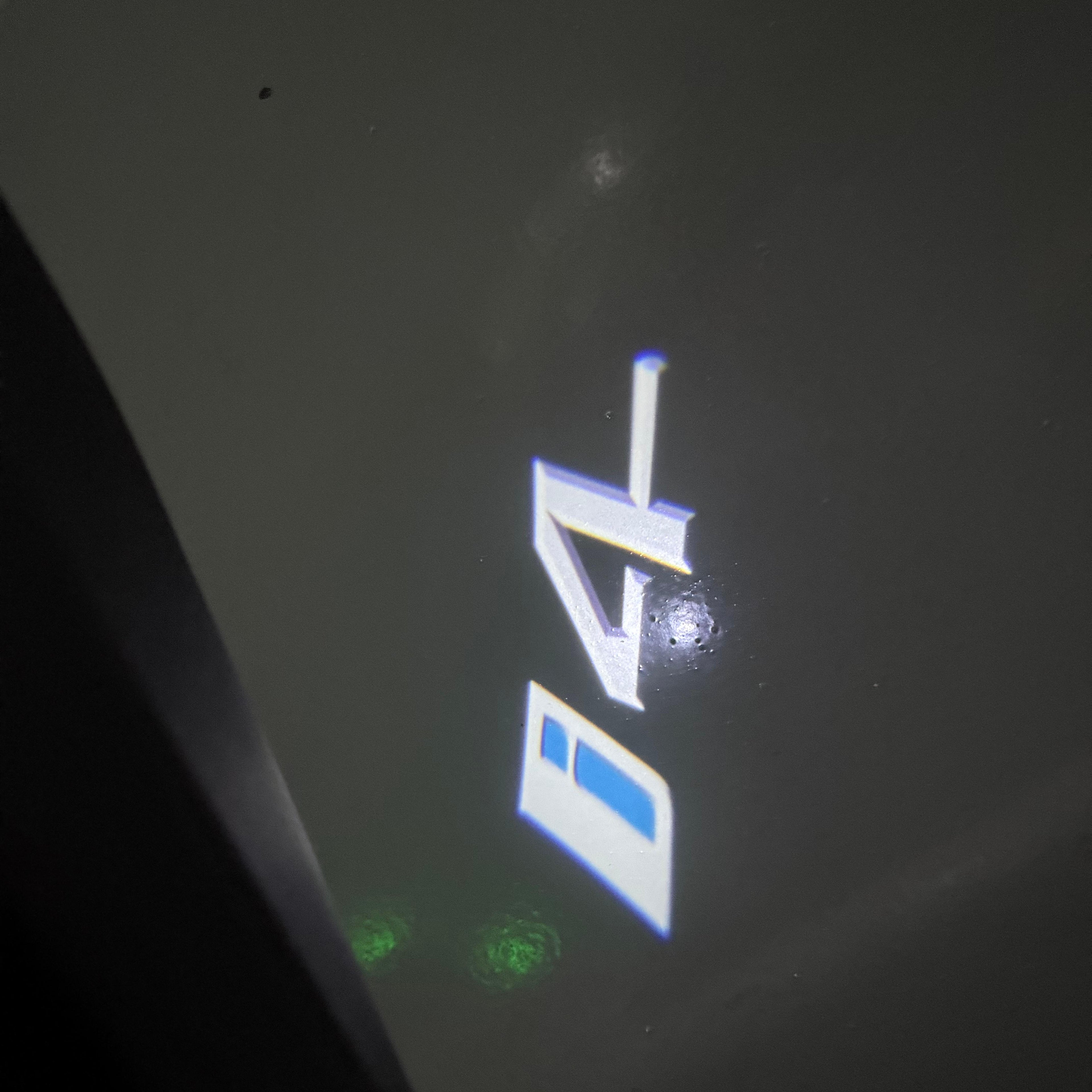 BMW M3 LOGO PROJECTOR LIGHTS Nr.24 (الكمية 1 = 1 مجموعة / 2 أضواء باب)