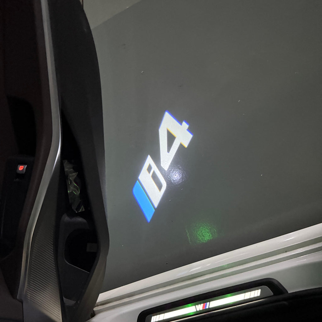 BMW M3 LOGO PROJECTOR LIGHTS Nr.24 (الكمية 1 = 1 مجموعة / 2 أضواء باب)