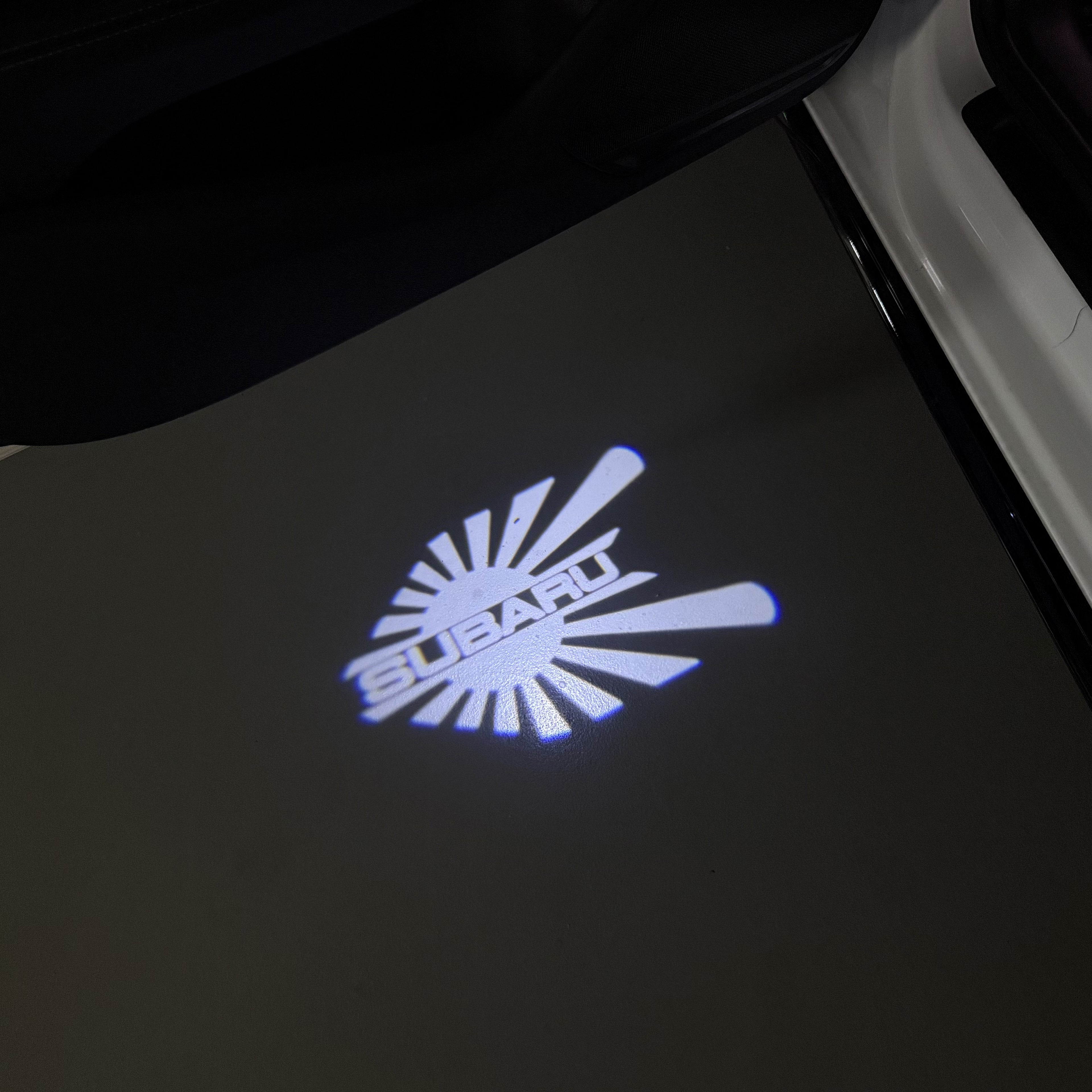 BRZ LOGO PROJECROTR أضواء Nr.03 (الكمية 1 = 1 مجموعات / 2 أضواء الباب)