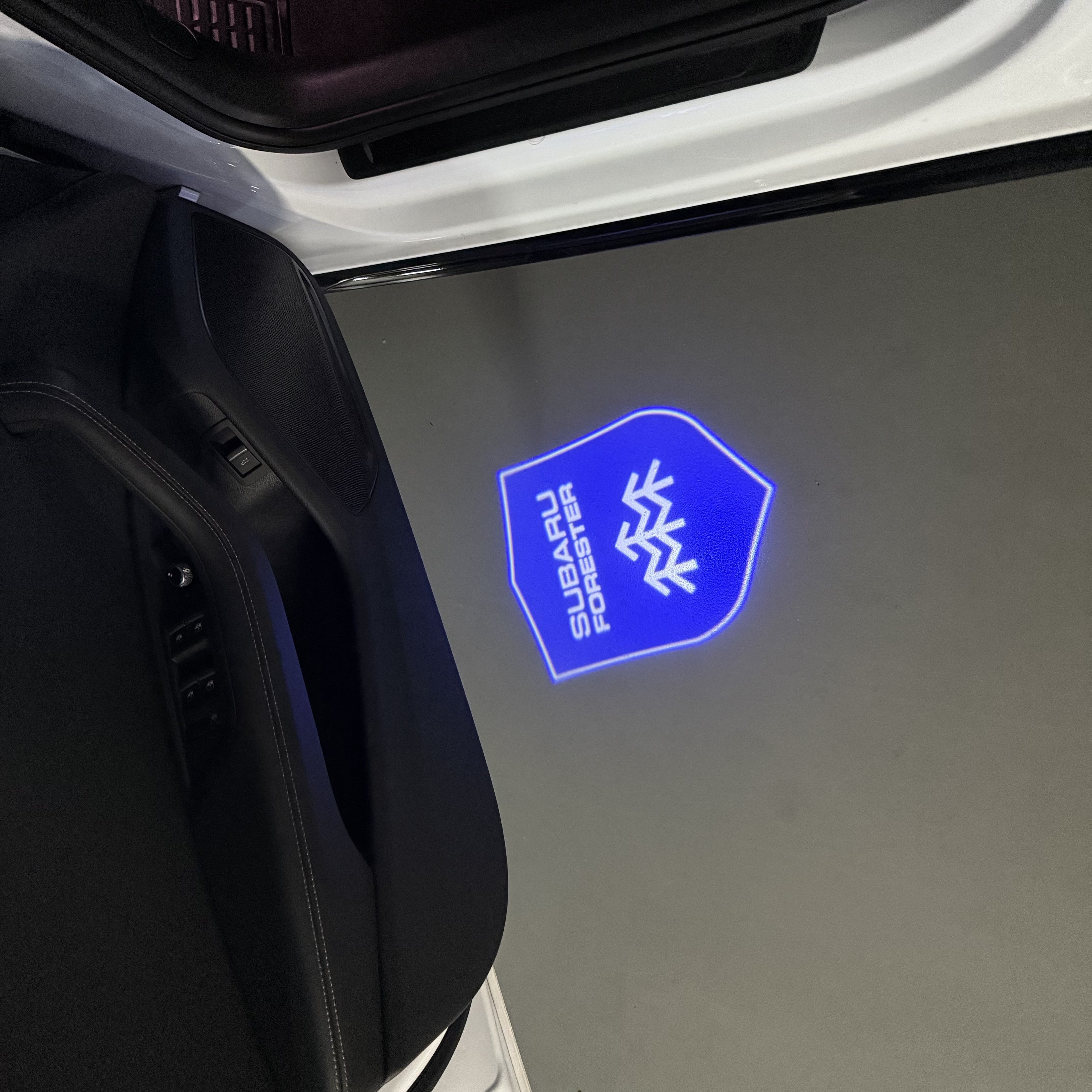 BRZ LOGO PROJECROTR أضواء Nr.03 (الكمية 1 = 1 مجموعات / 2 أضواء الباب)