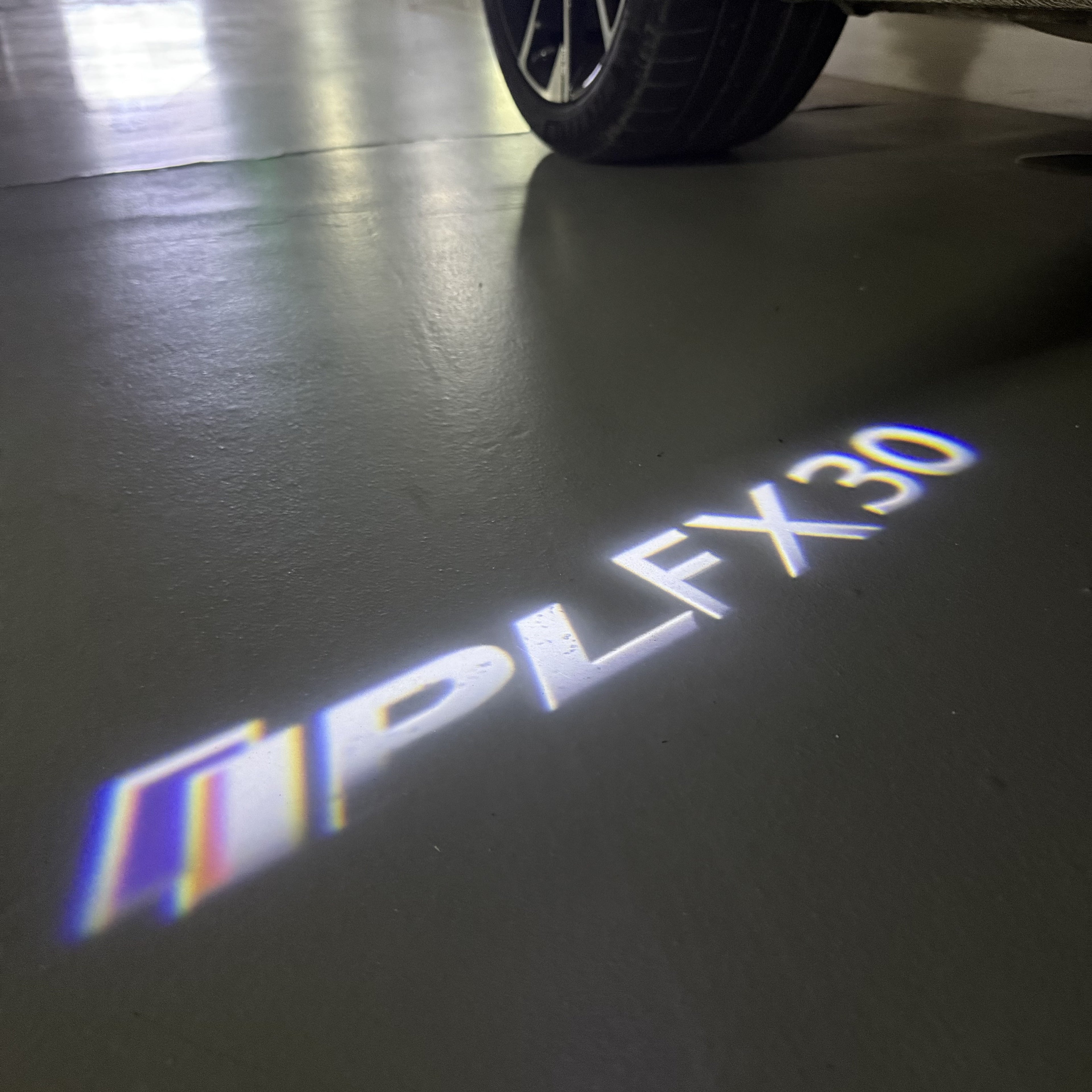 INFINITI  FX30 LOGO PROJECROTR LIGHTS  (quantity 1 = 1 sets/2 door lights)Nr.74A81